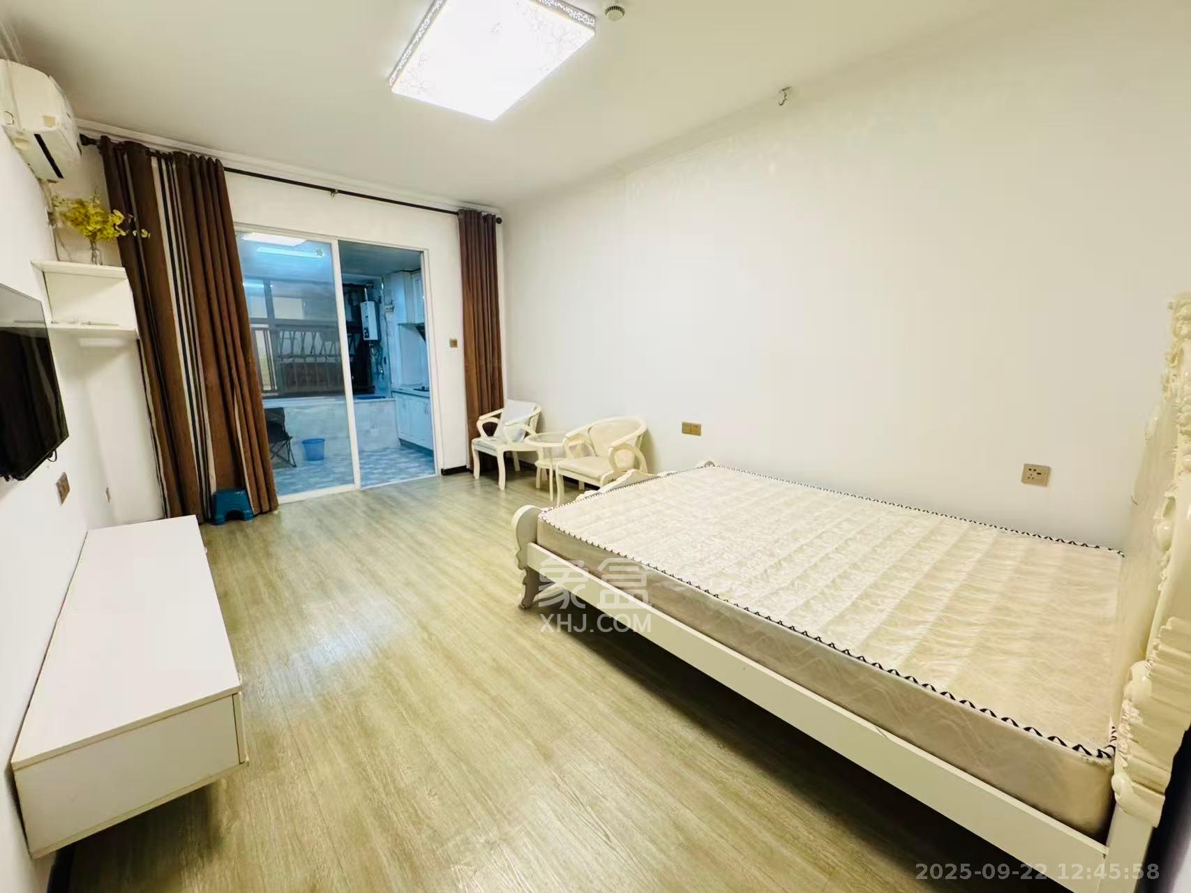 蓝湾国际广场  1室1厅1卫    1700.0元/月室内图