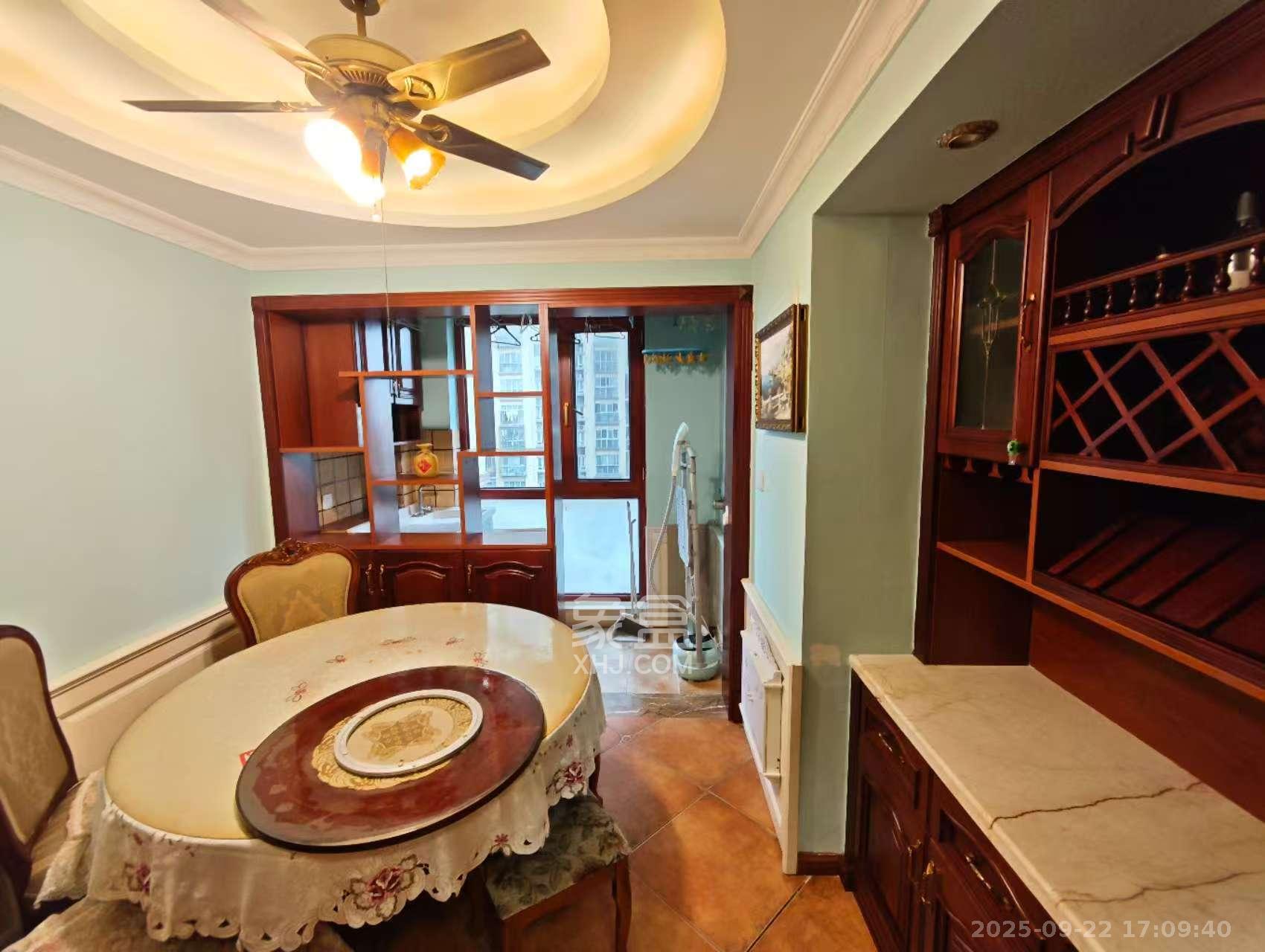 万国城(当代满庭春MOMA)三期 4室2厅2卫 3500.0元/月 万国城(当代满庭春MOMA)三期 4室2厅2卫 3500.0元/月室内图