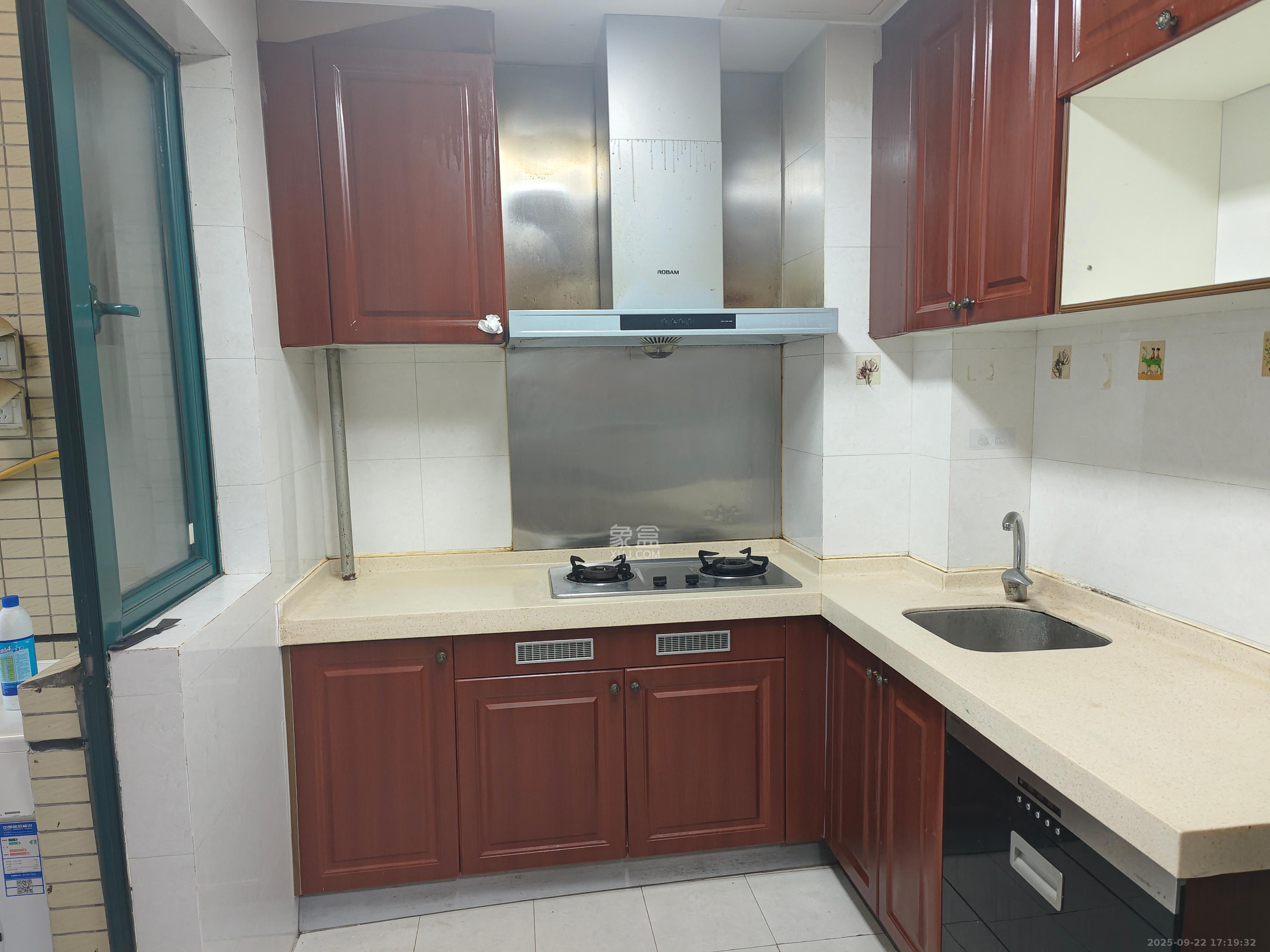 恒大华府  2室2厅1卫    1900.0元/月室内图