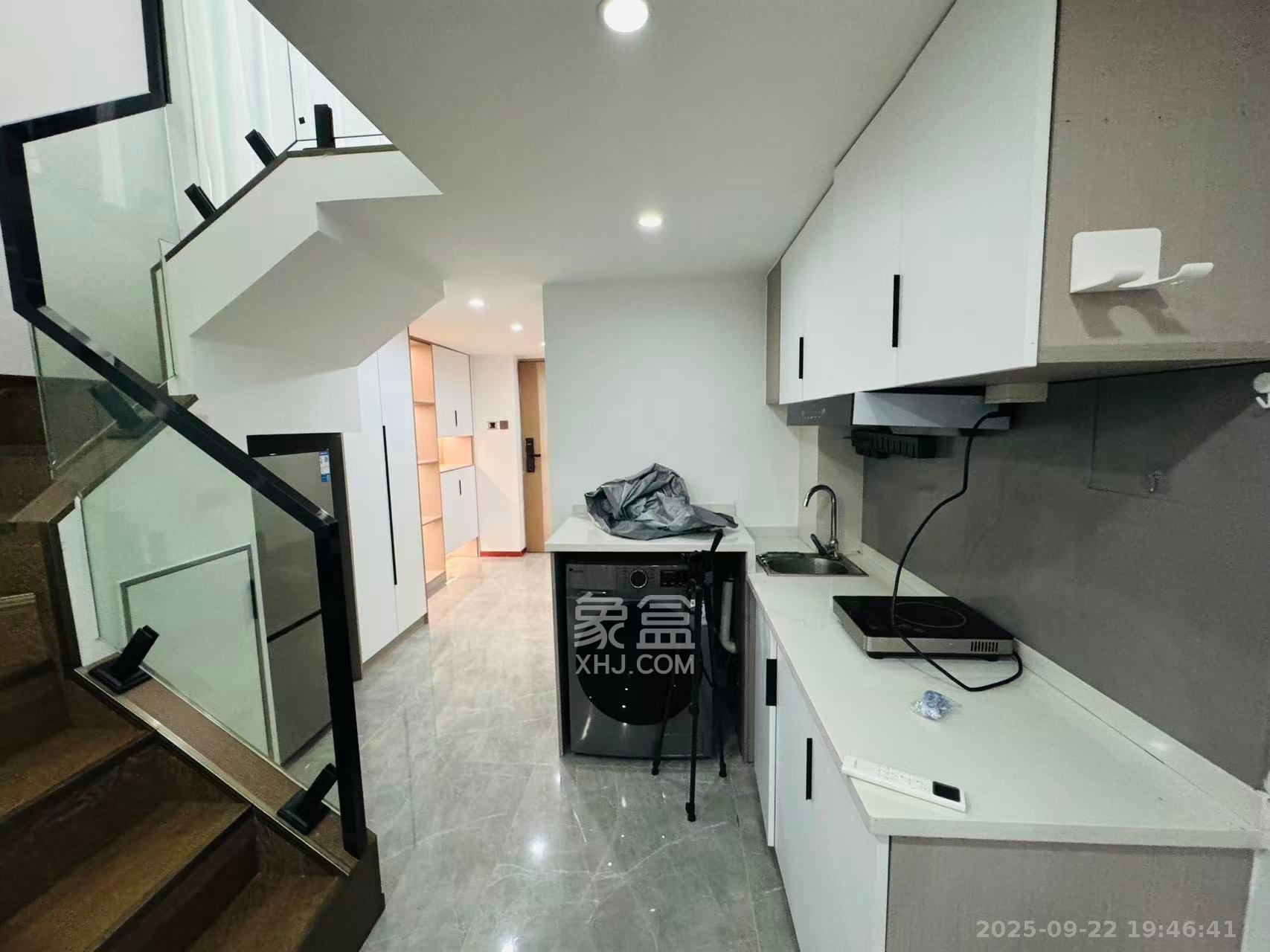 力高凤凰新天  2室1厅1卫    2000.0元/月 力高凤凰新天  2室1厅1卫    2000.0元/月室内图1