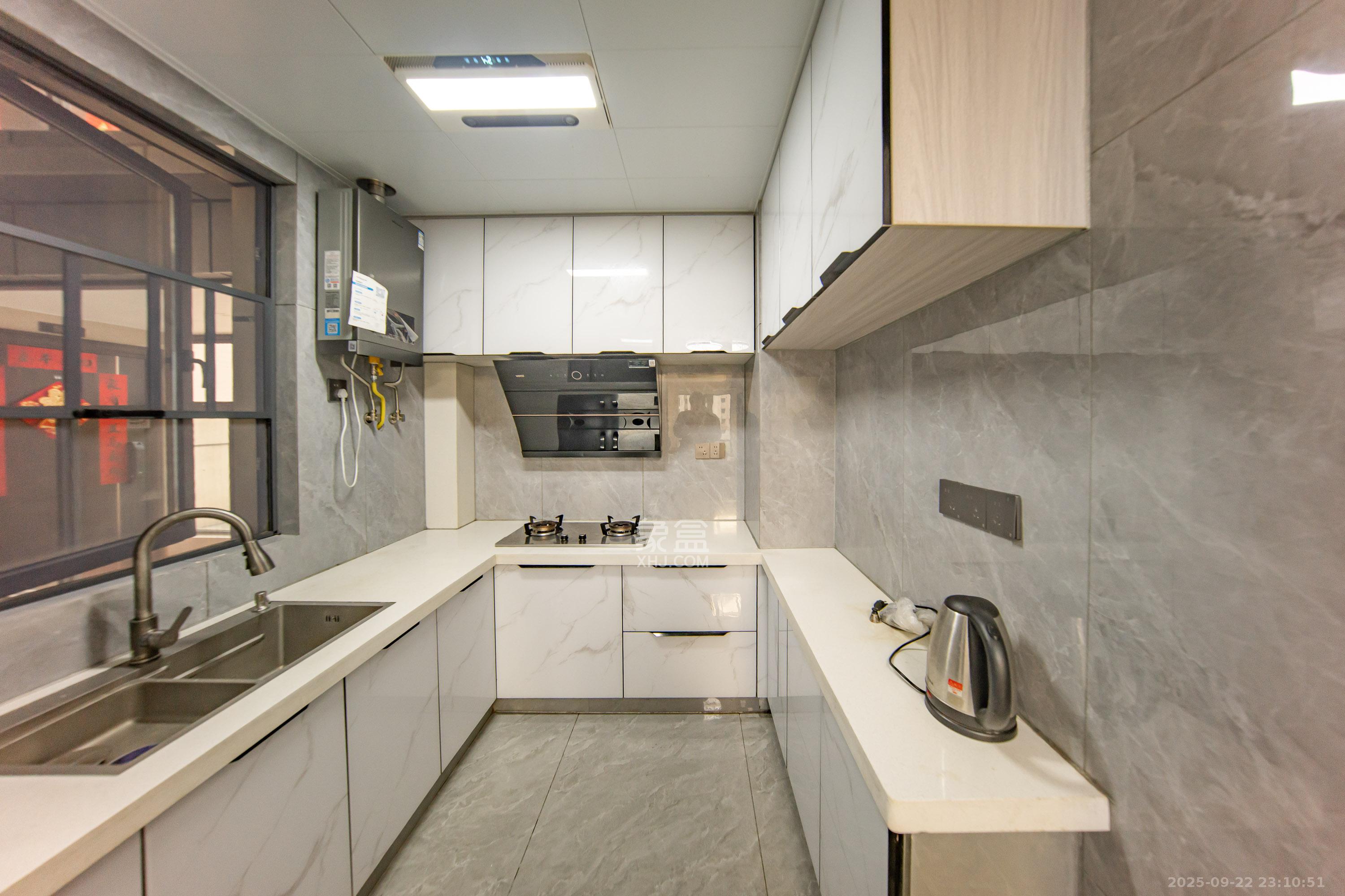 建投象山国际 3室2厅2卫 120.0万 建投象山国际 3室2厅2卫 120.0万厨房