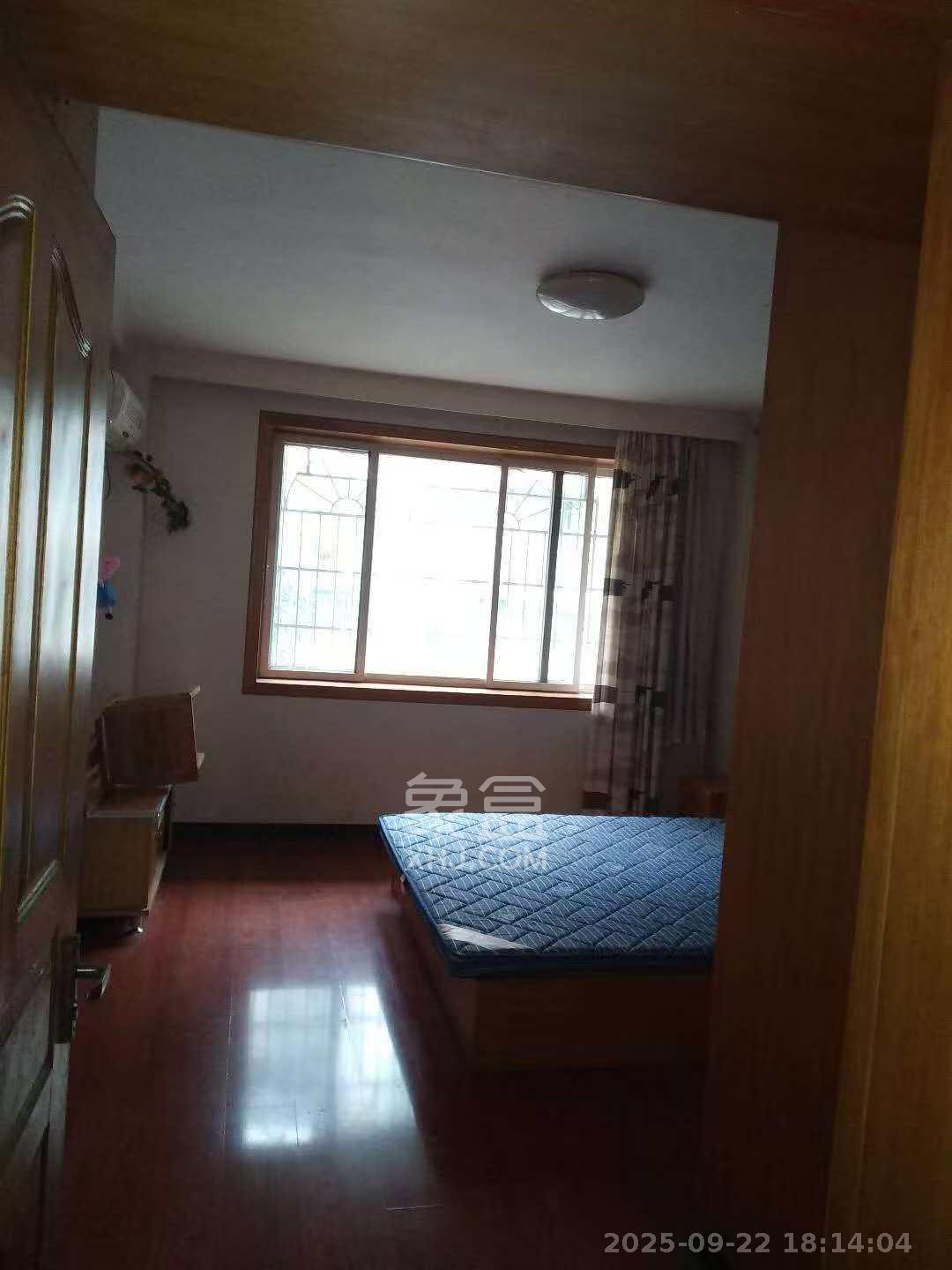 怡景民居  3室2厅1卫    2000.0元/月室内图