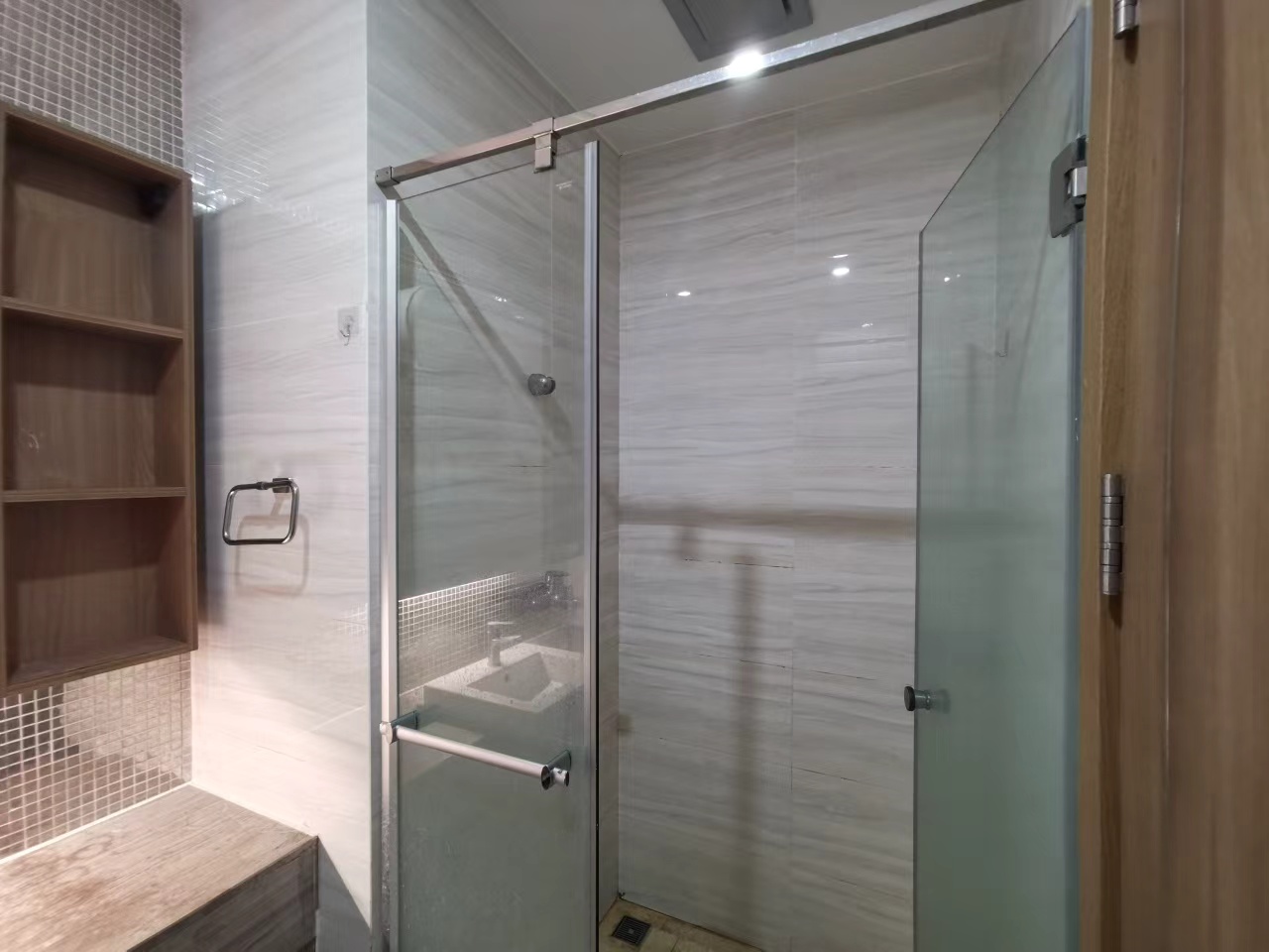 恒大外滩 1室1厅1卫 75.0万 恒大外滩 1室1厅1卫 75.0万客厅