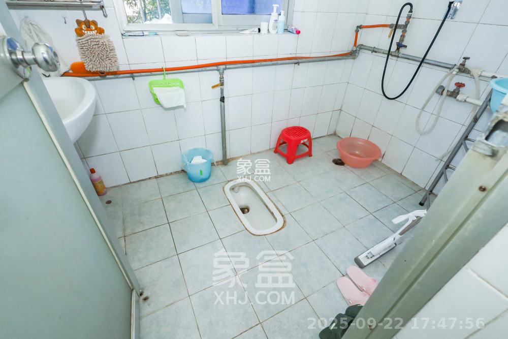 金星小区  4室2厅2卫    2300.0元/月室内图