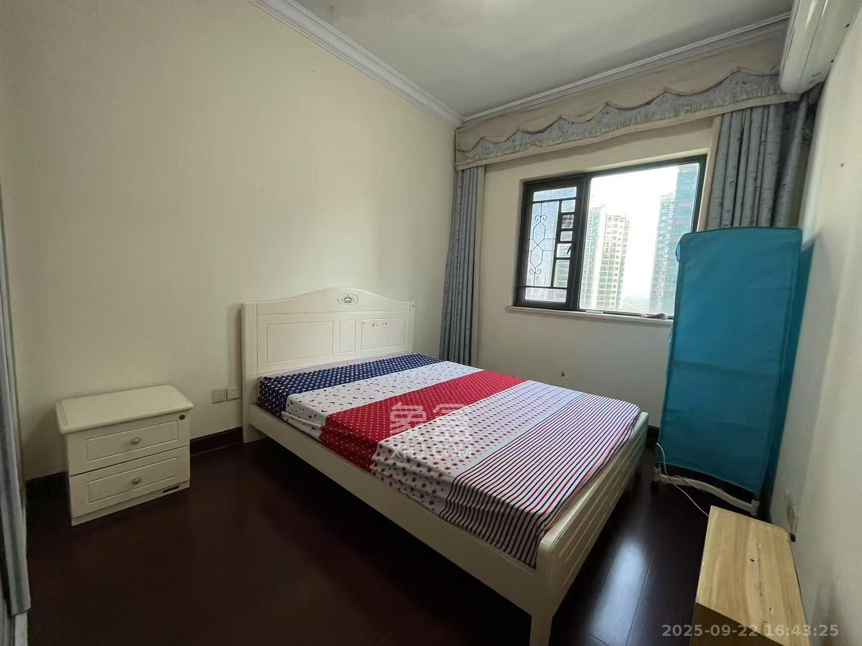 恒大翡翠华庭 3室2厅1卫 2050.0元/月 恒大翡翠华庭 3室2厅1卫 2050.0元/月室内图