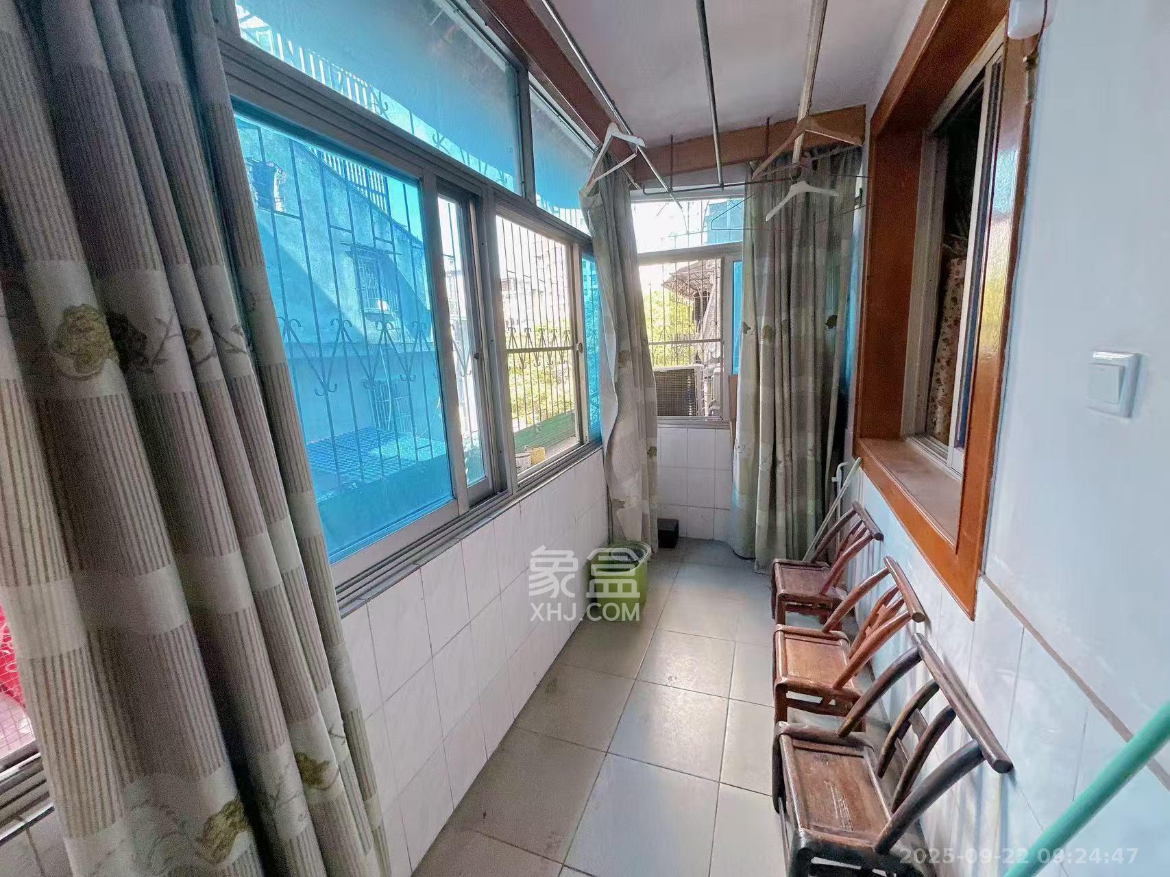 吉景小区 3室1厅1卫 2000.0元/月 吉景小区 3室1厅1卫 2000.0元/月室内图