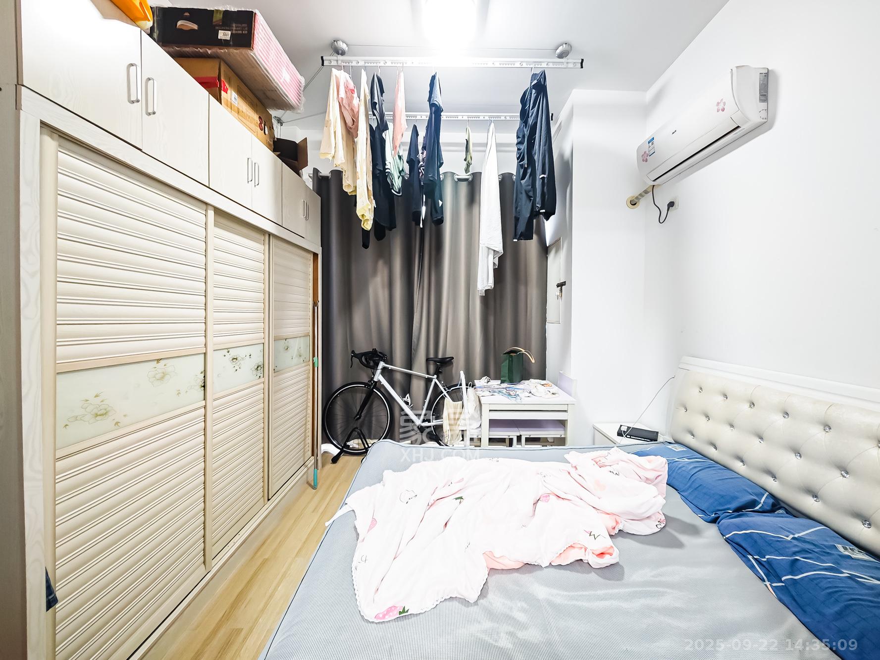 塞纳公馆 1室1厅1卫 23.8万 塞纳公馆 1室1厅1卫 23.8万卧室