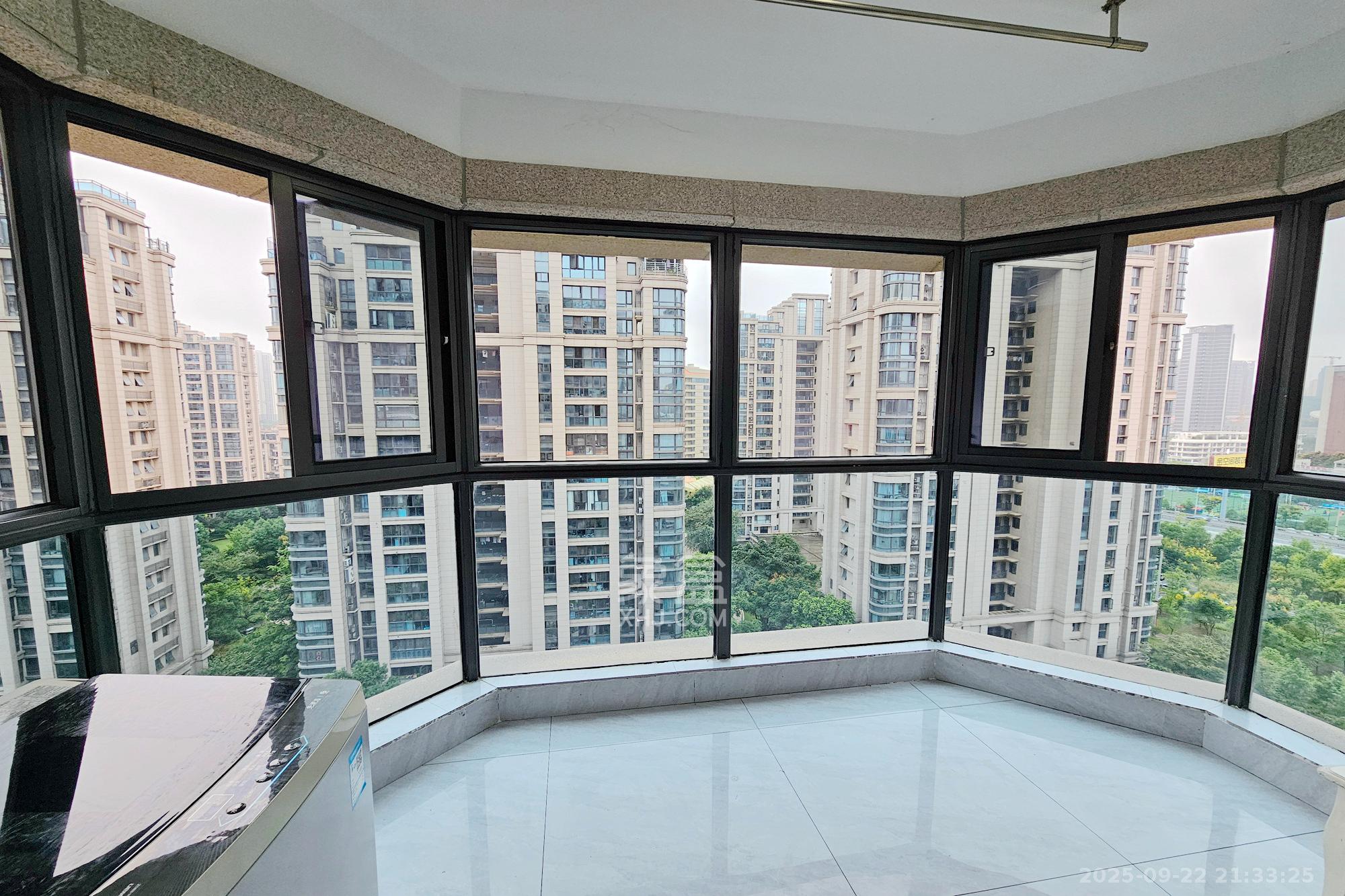 明昇壹城(明昇时代广场)一期  3室2厅1卫    116.0万 明昇壹城(明昇时代广场)一期  3室2厅1卫    116.0万其他