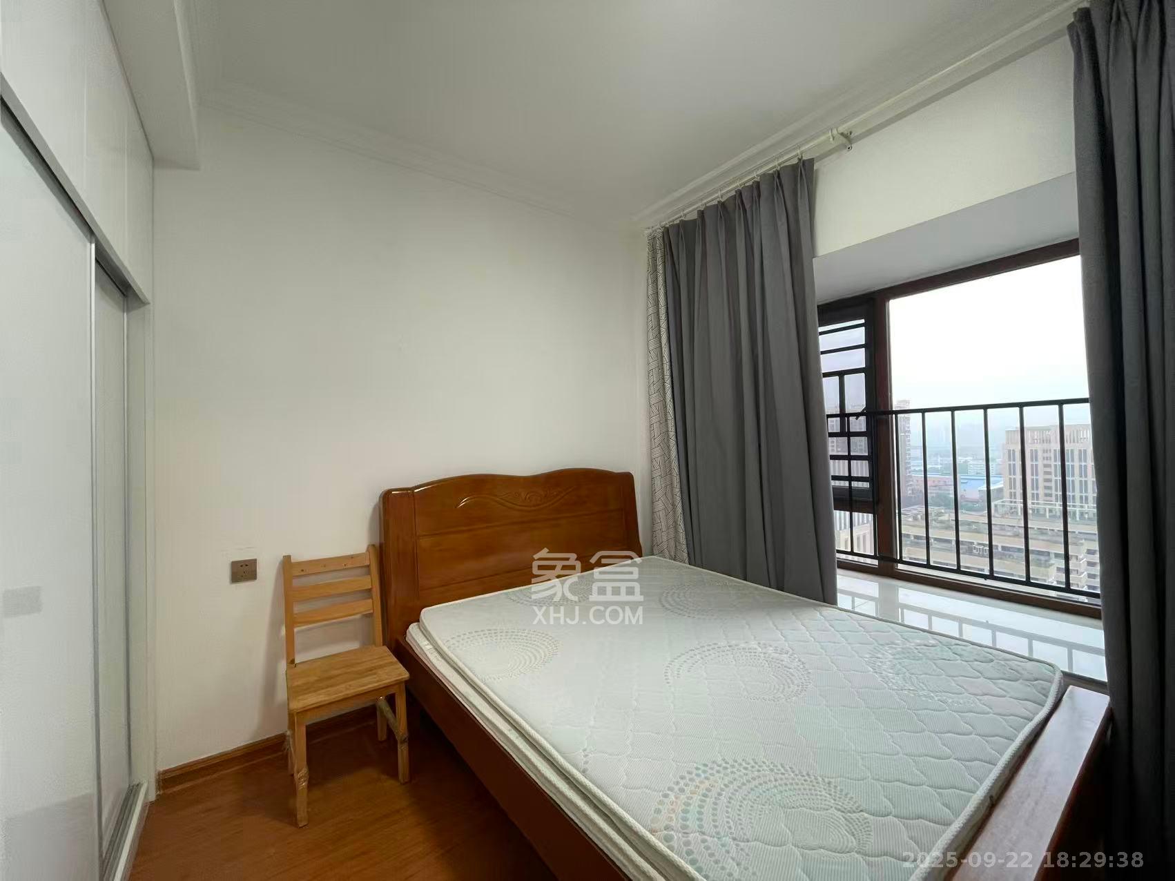 碧桂园星城首府  4室2厅2卫    2600.0元/月室内图