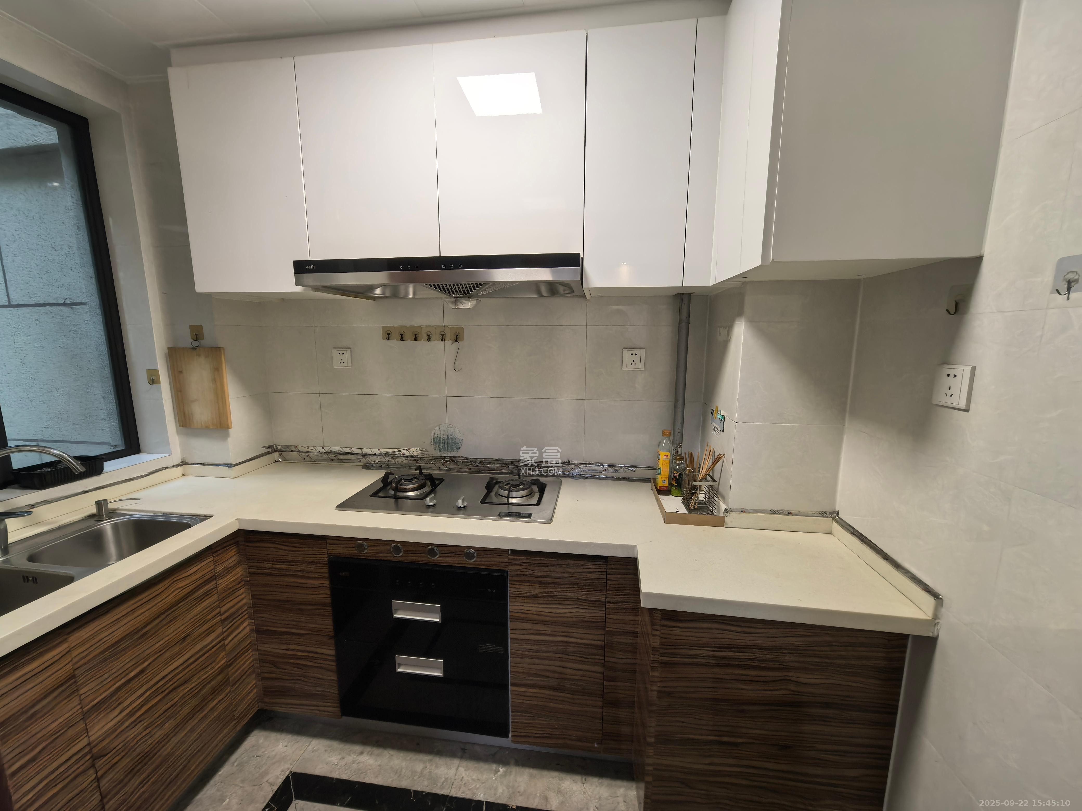 中海新城熙岸（中信新城五期）  3室2厅1卫    2000.0元/月室内图