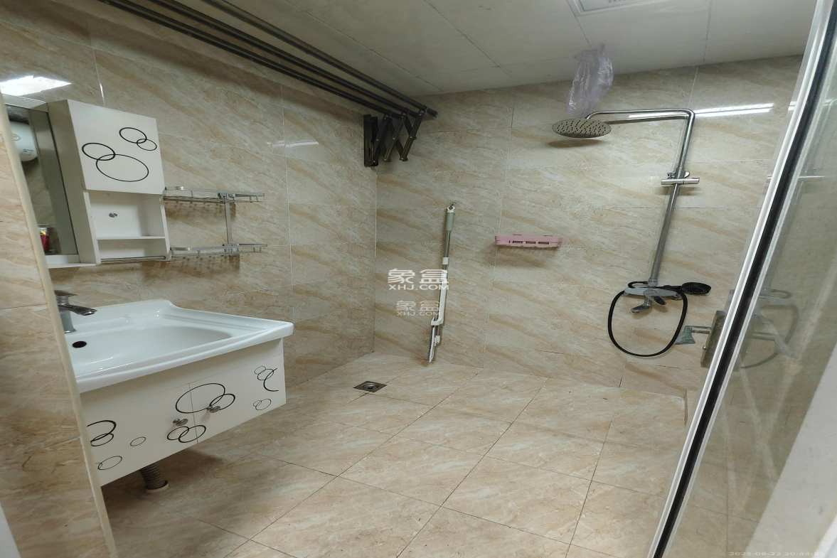 长房天翼未来城 1室1厅1卫 1400.0元/月 长房天翼未来城 1室1厅1卫 1400.0元/月室内图