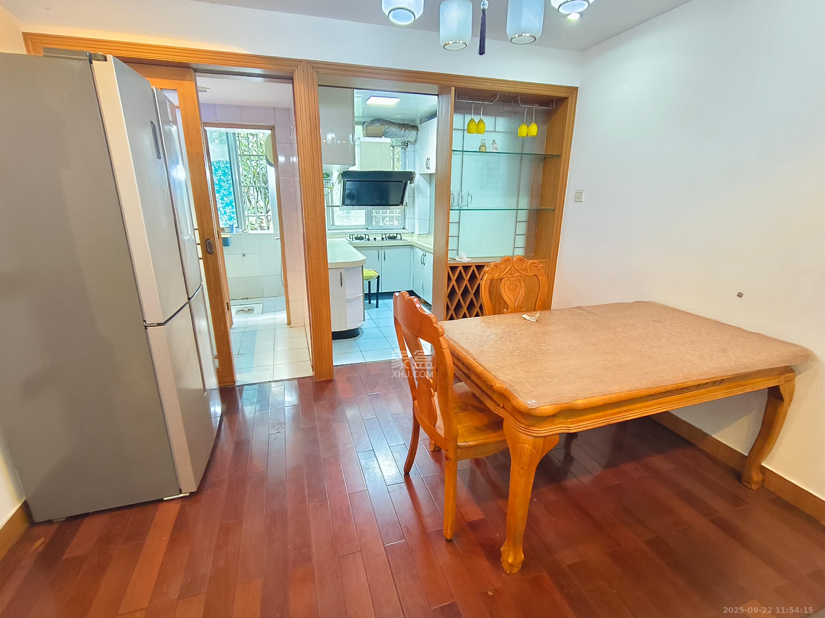 恩瑞公寓  3室2厅2卫    2300.0元/月室内图