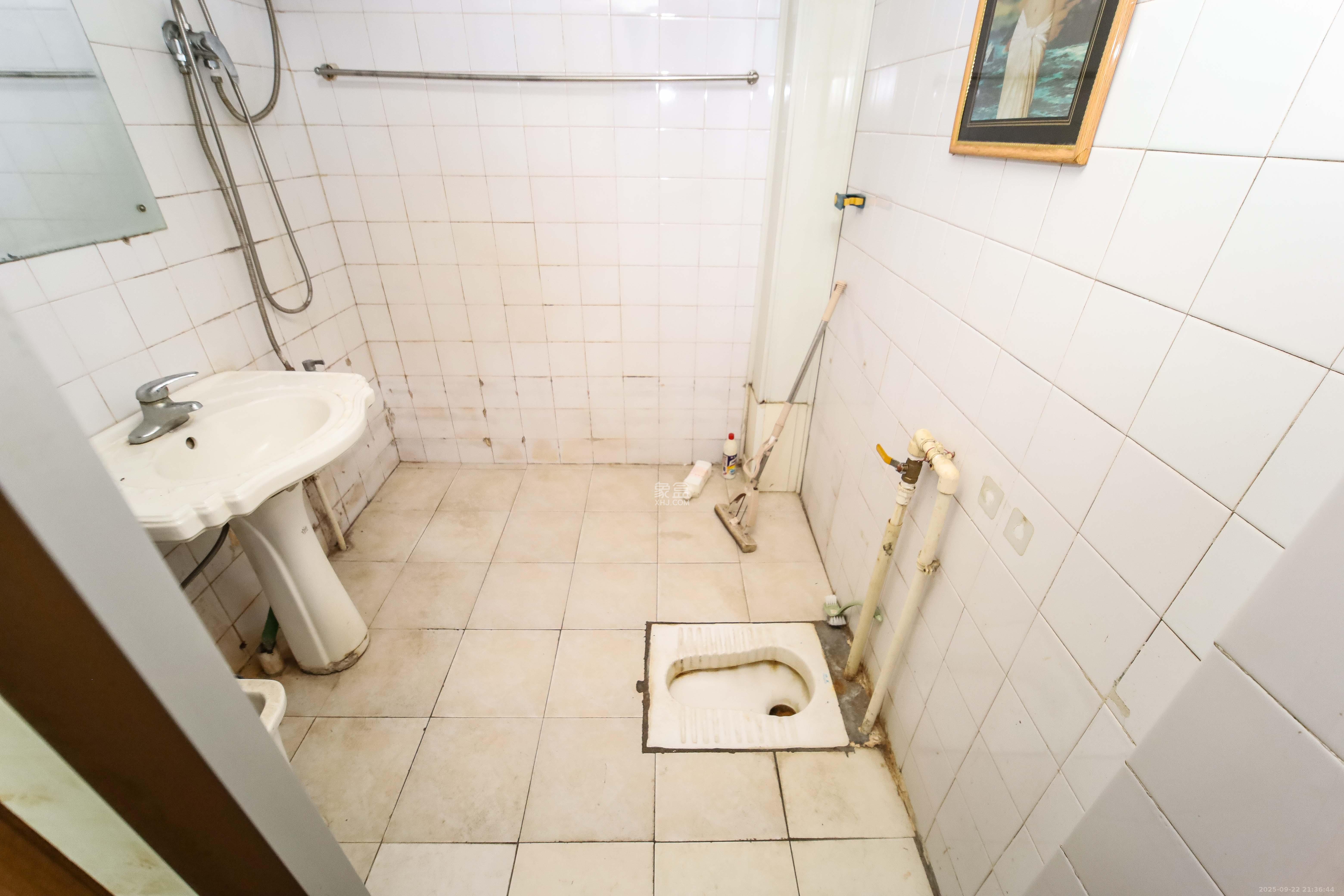 安泰新村 2室1厅1卫 38.0万 安泰新村 2室1厅1卫 38.0万卫生间