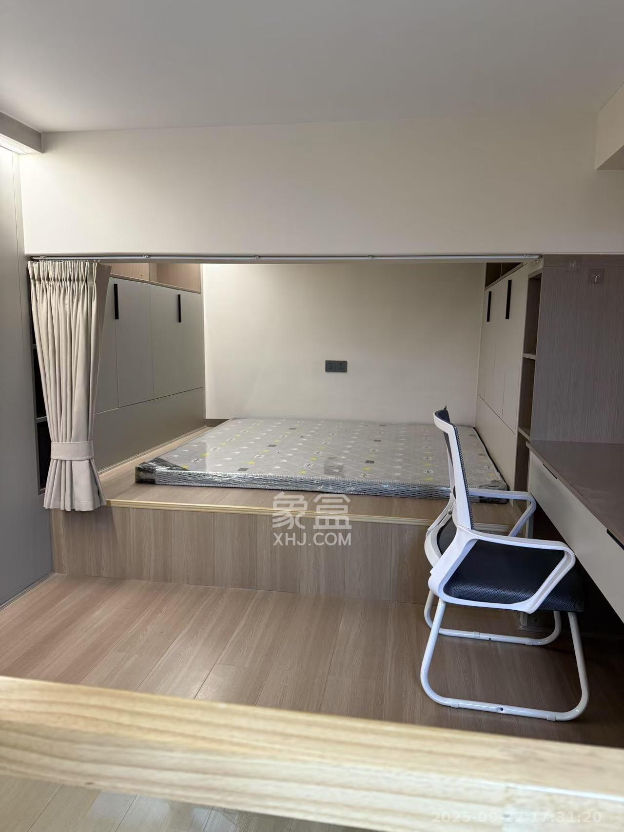 龙湖铂金岛  2室2厅1卫   2500.00元/月室内图