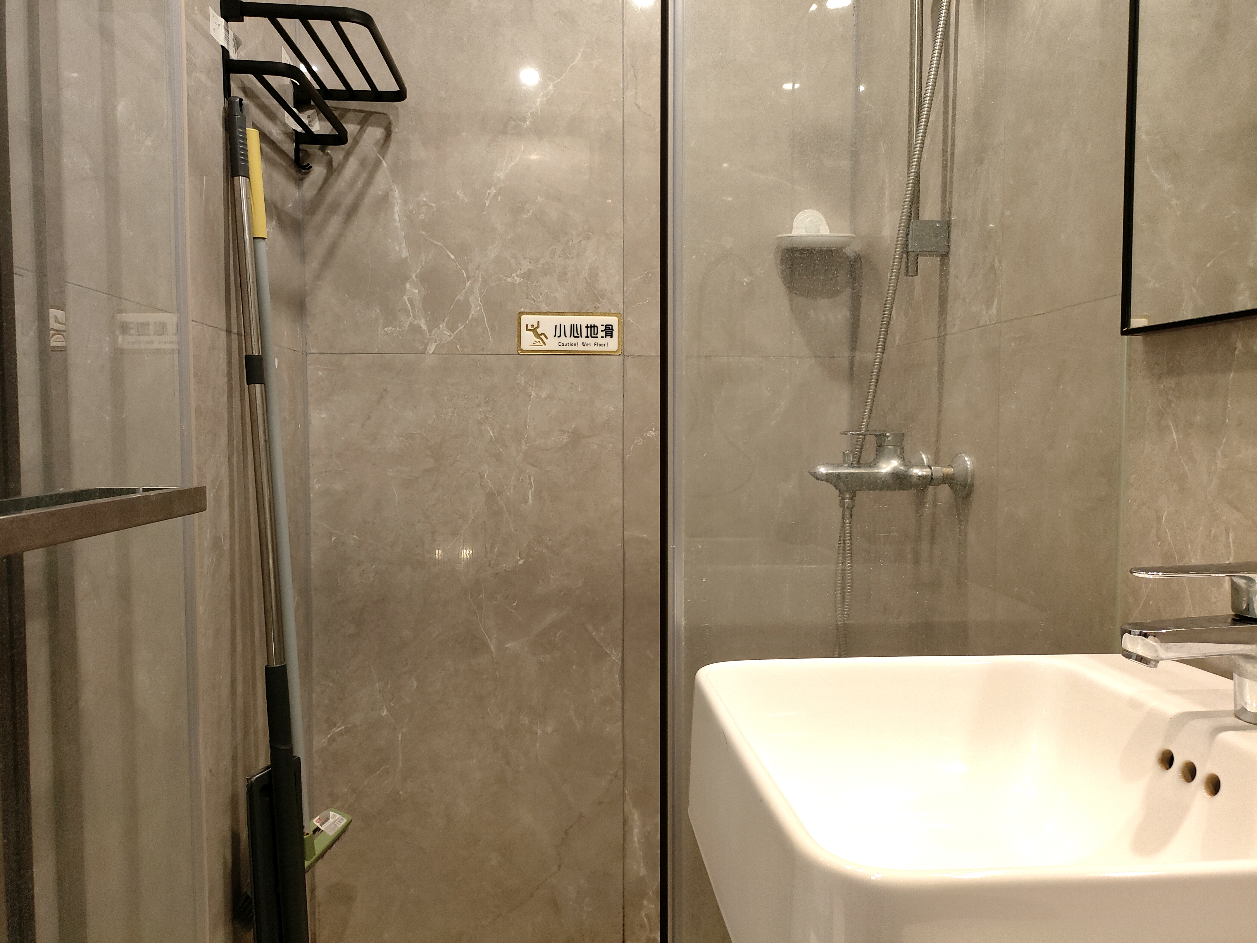 龙湖光年  1室0厅0卫    2000.0元/月室内图