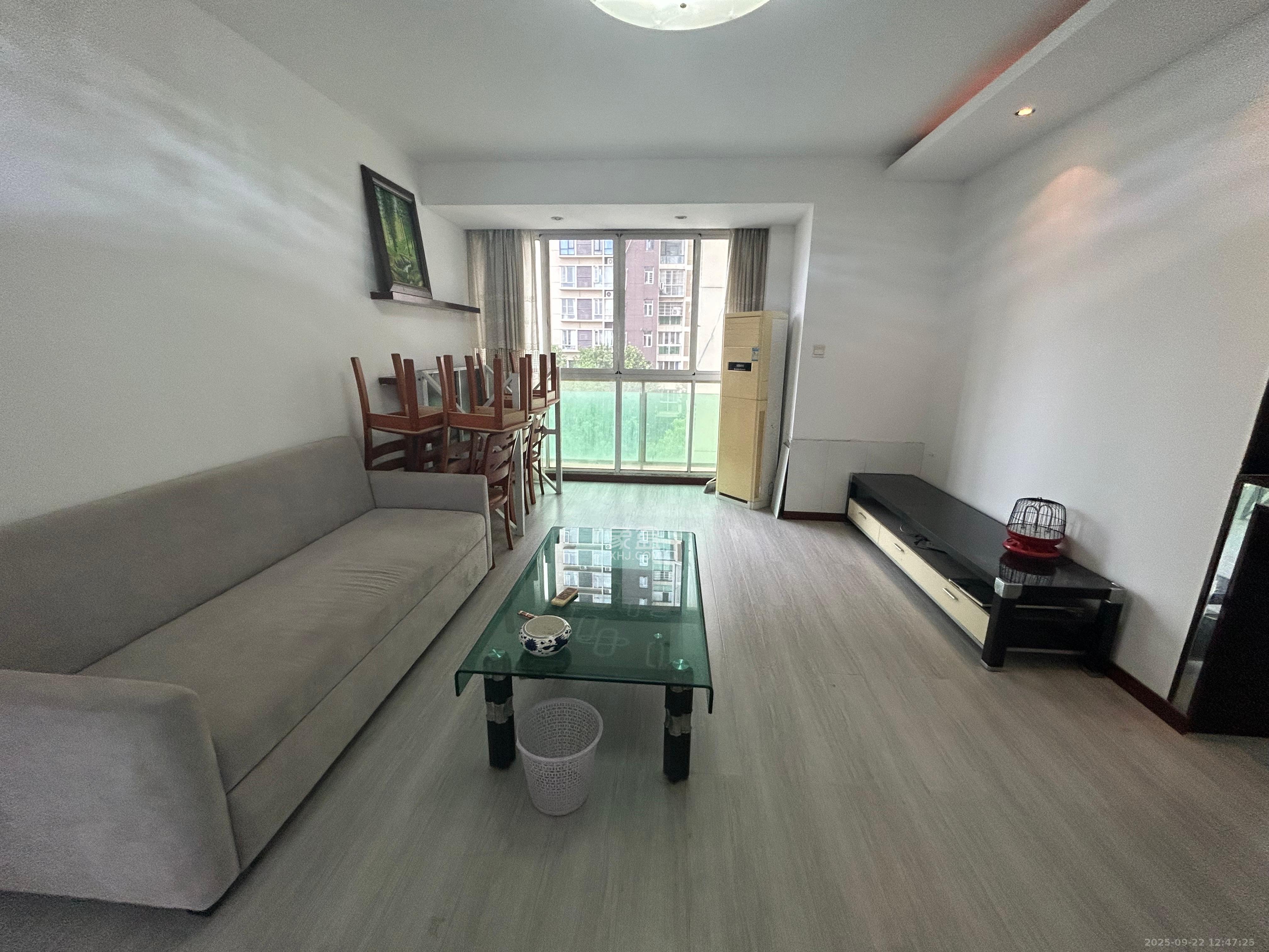 湘麓国际 3室2厅1卫 2700.0元/月 湘麓国际 3室2厅1卫 2700.0元/月室内图