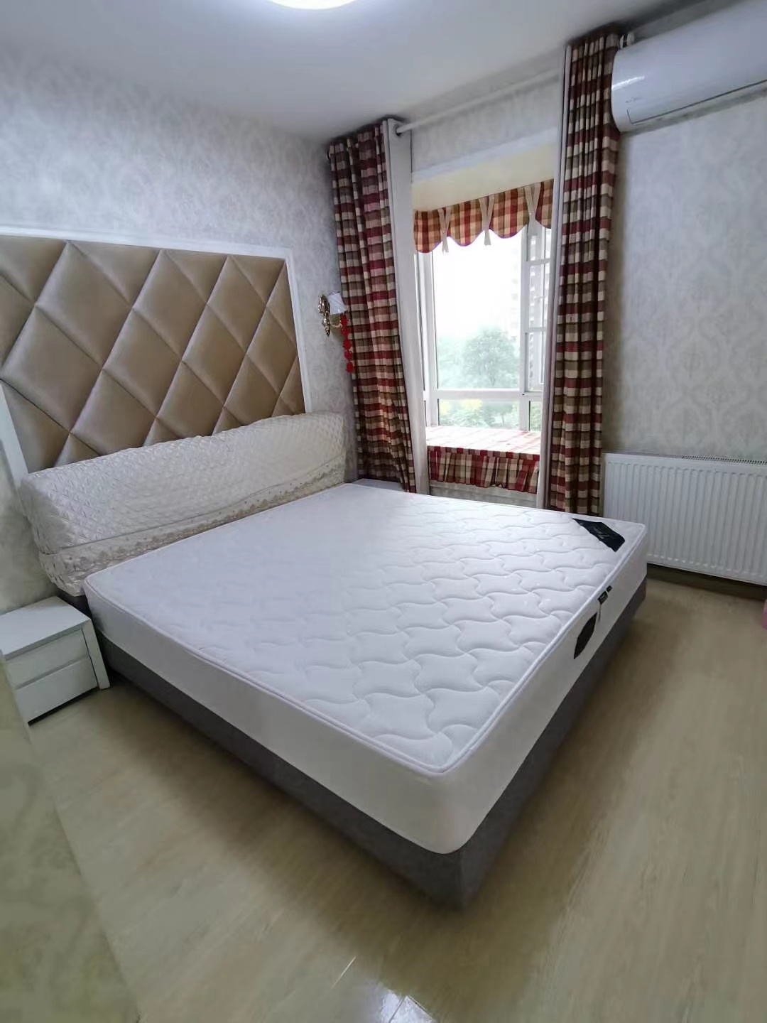 丽发新城  2室2厅1卫    1800.0元/月户型图