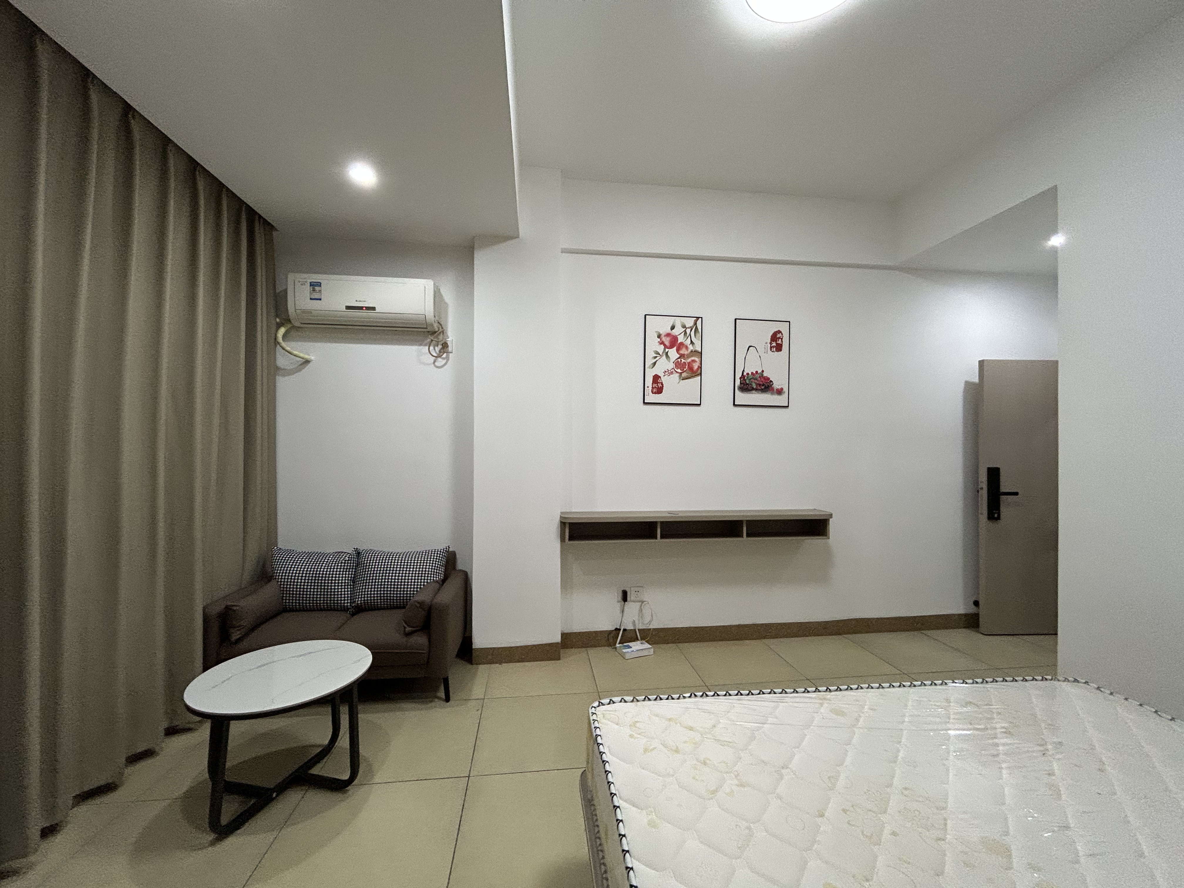 临轩阁公寓(龙湖) 1室0厅1卫 1200.0元/月 临轩阁公寓(龙湖) 1室0厅1卫 1200.0元/月室内图