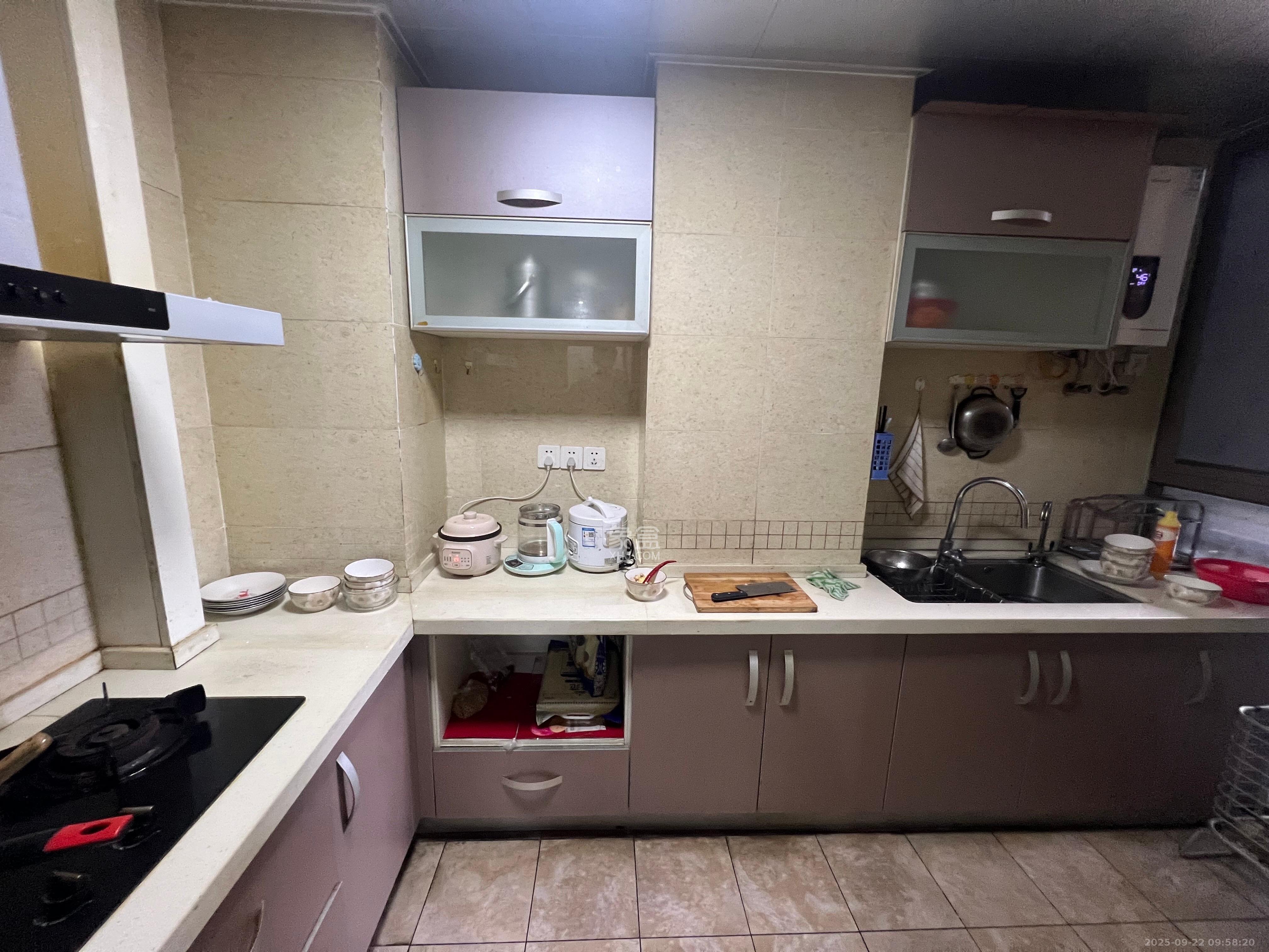 世茂铂翠湾一期 2室2厅1卫 2600.0元/月 世茂铂翠湾一期 2室2厅1卫 2600.0元/月室内图