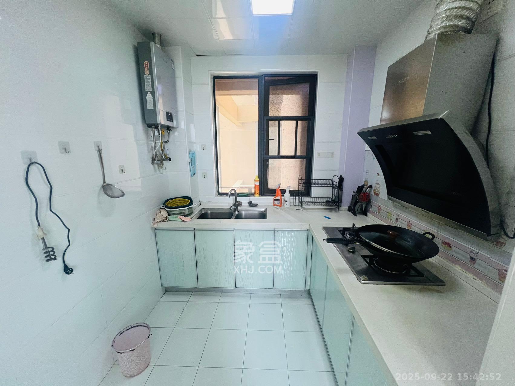 振业城二期  3室2厅2卫    3000.0元/月室内图