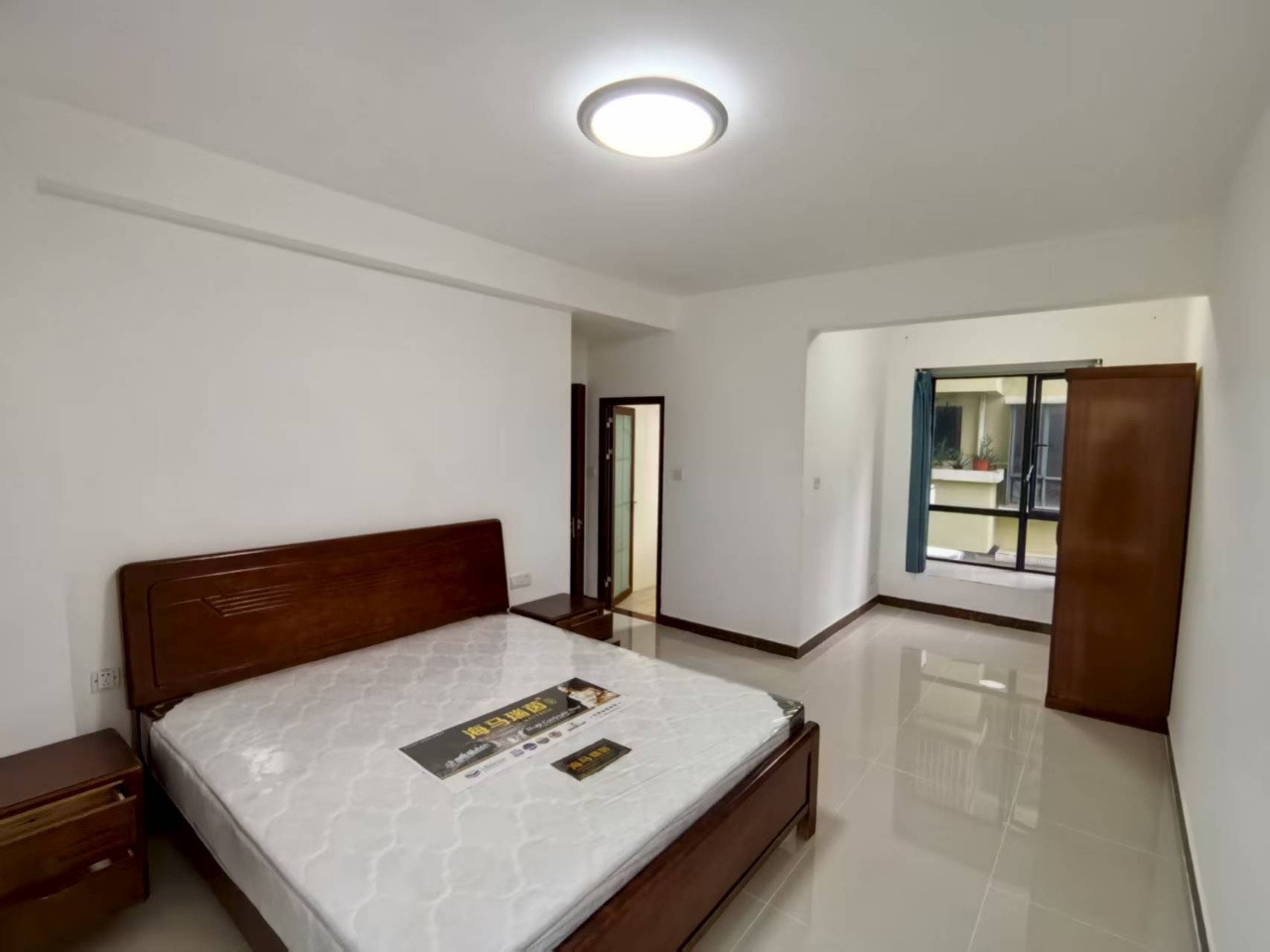 海韵四合院 3室2厅2卫 2600.0元/月 海韵四合院 3室2厅2卫 2600.0元/月室内图