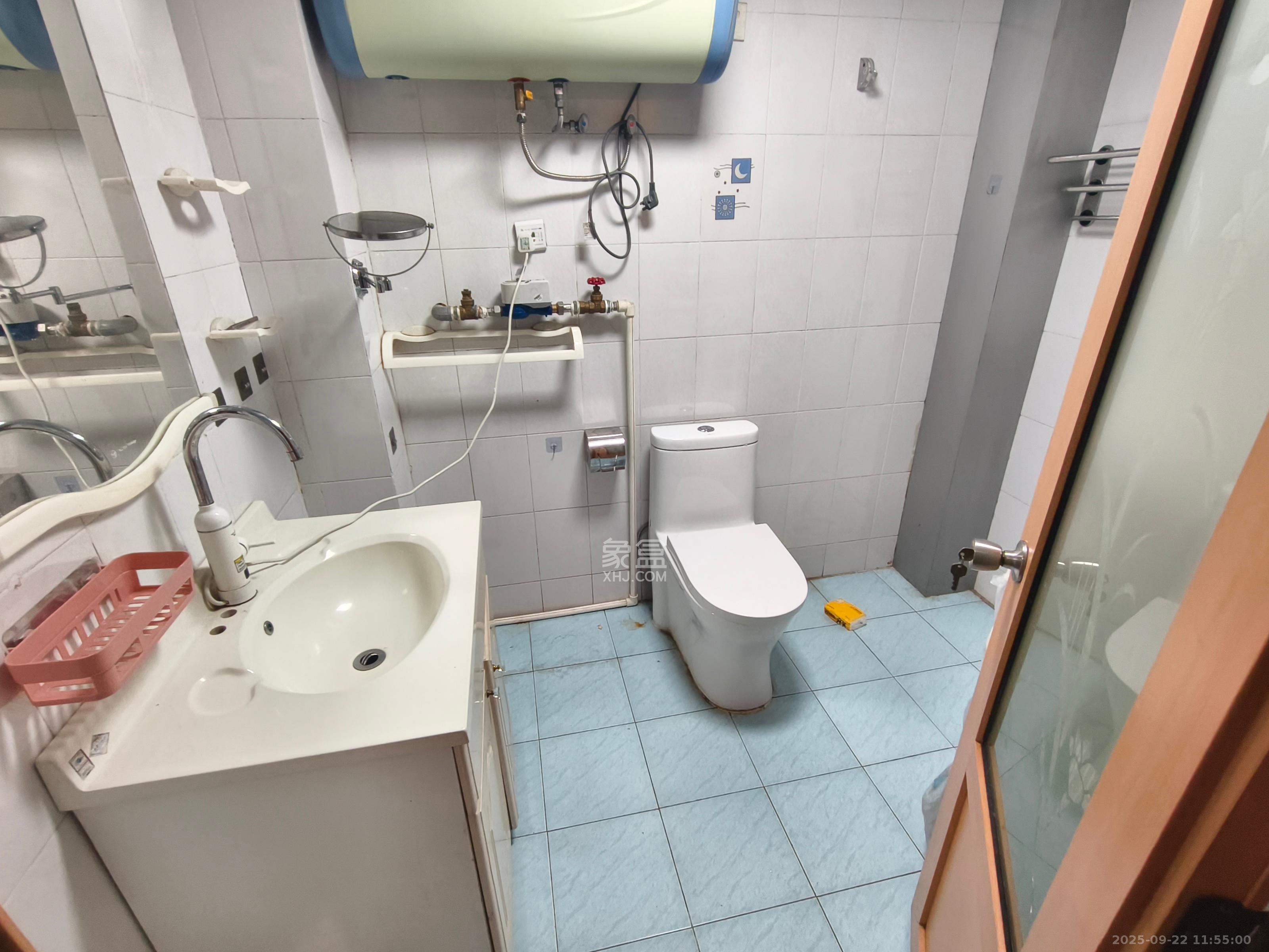 恩瑞公寓  3室2厅2卫    2300.0元/月室内图