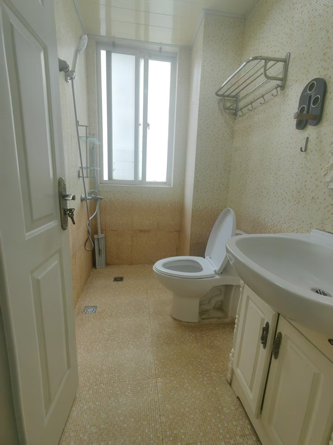 蔚兰天成 2室1厅1卫 2600.0元/月 蔚兰天成 2室1厅1卫 2600.0元/月室内图