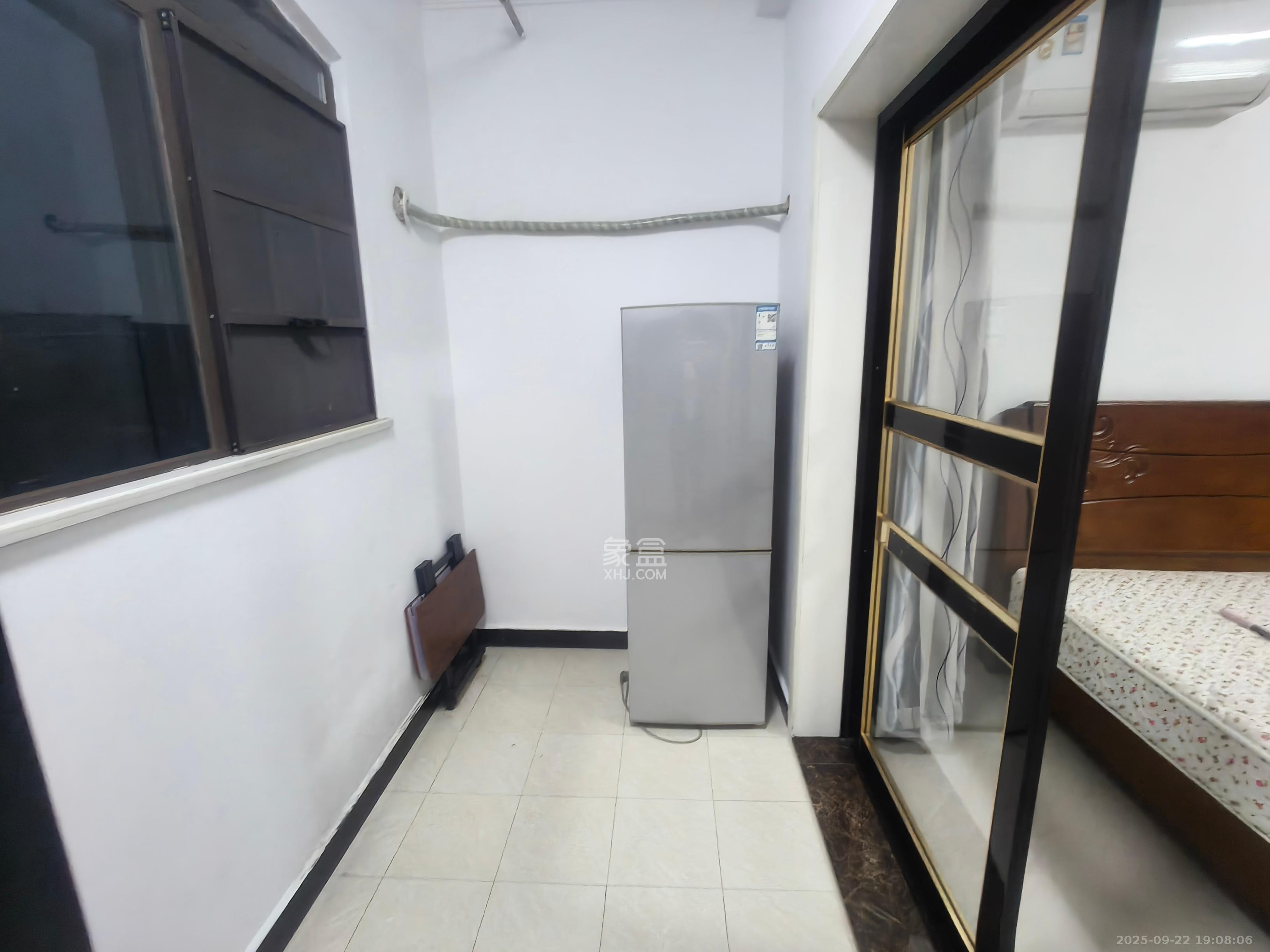 宏聚地中海 1室1厅1卫 1400.0元/月 宏聚地中海 1室1厅1卫 1400.0元/月室内图