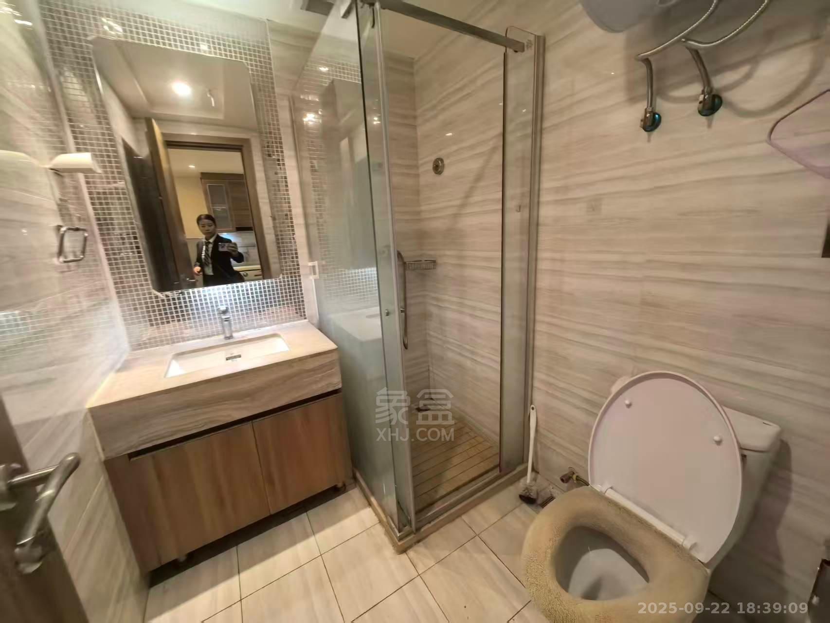 恒大御景湾 1室1厅1卫 1300.0元/月 恒大御景湾 1室1厅1卫 1300.0元/月室内图