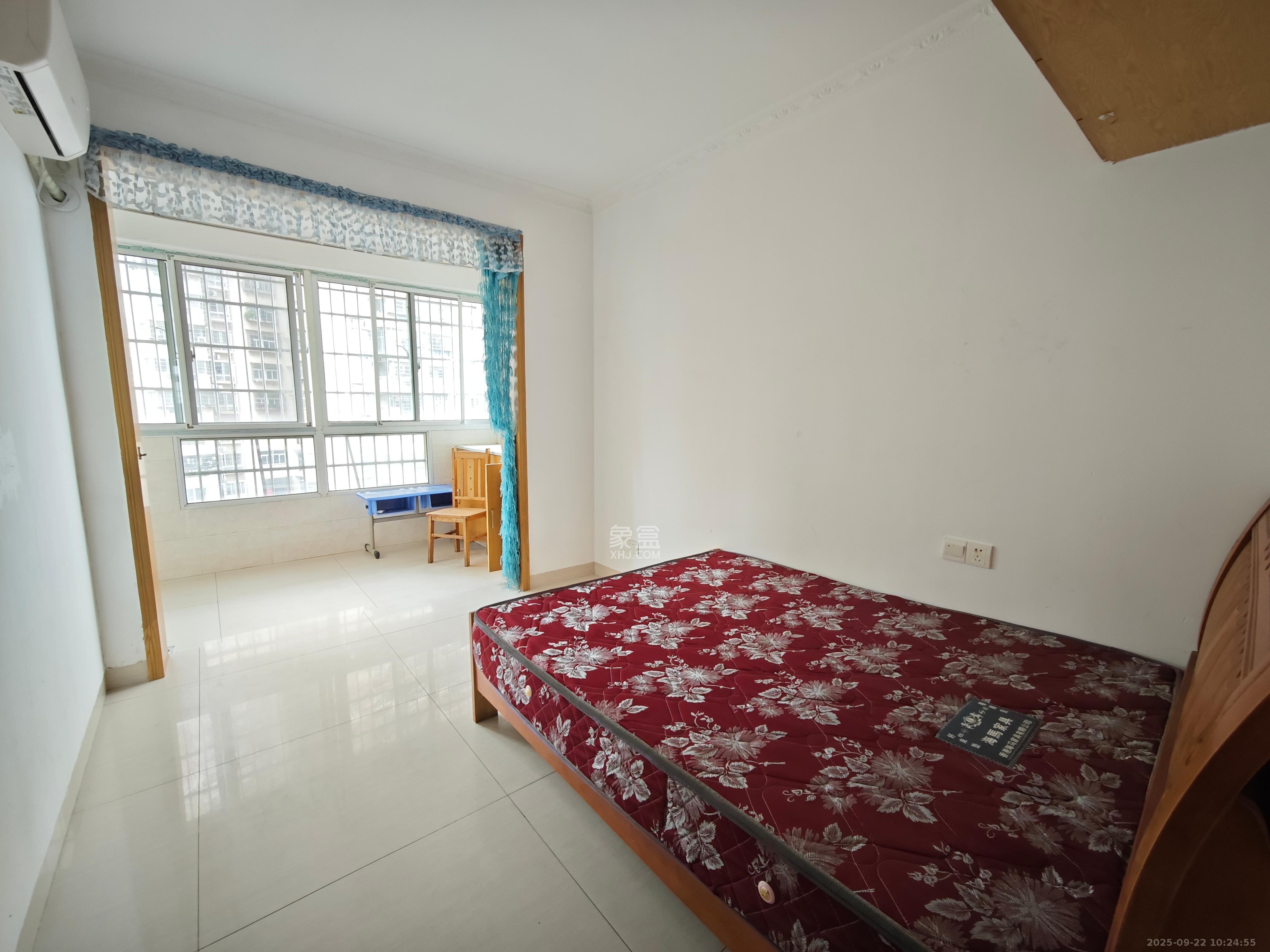 黎郡新宇熙春园  4室2厅2卫    2500.0元/月室内图