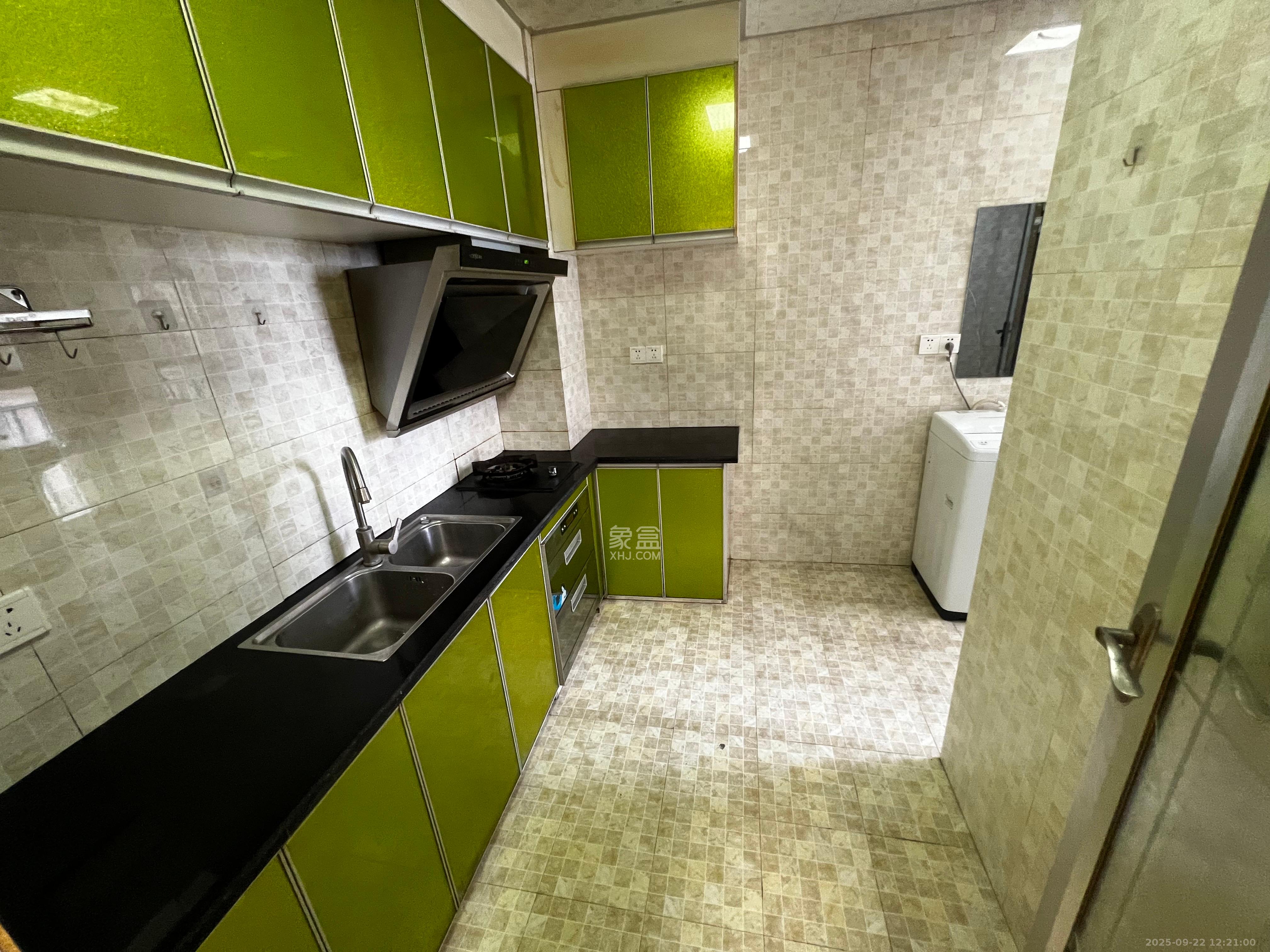 一品嘉庭  3室1厅1卫    2100.0元/月 一品嘉庭  3室1厅1卫    2100.0元/月室内图