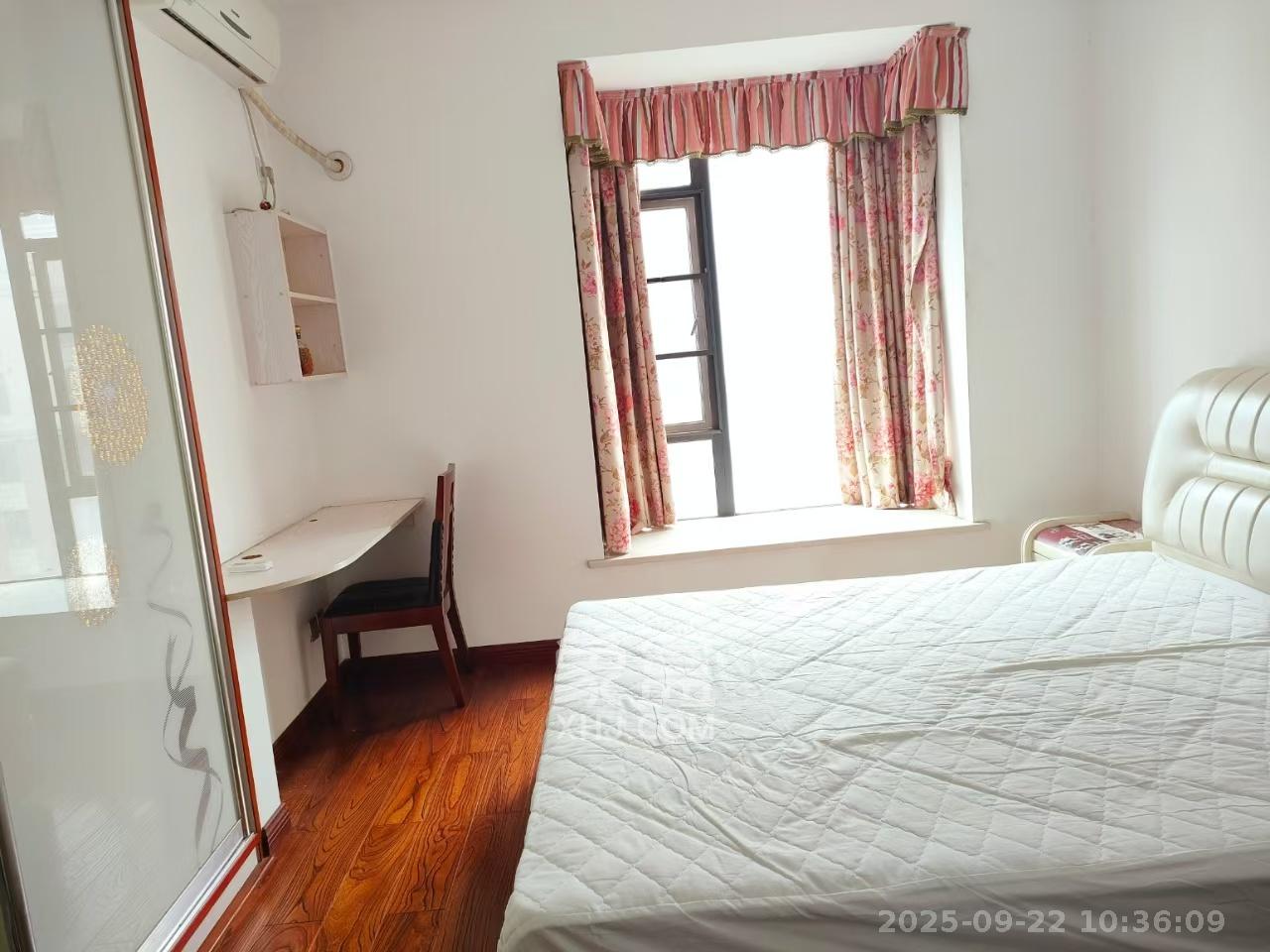 枫华府第 3室2厅2卫 1600.0元/月 枫华府第 3室2厅2卫 1600.0元/月室内图