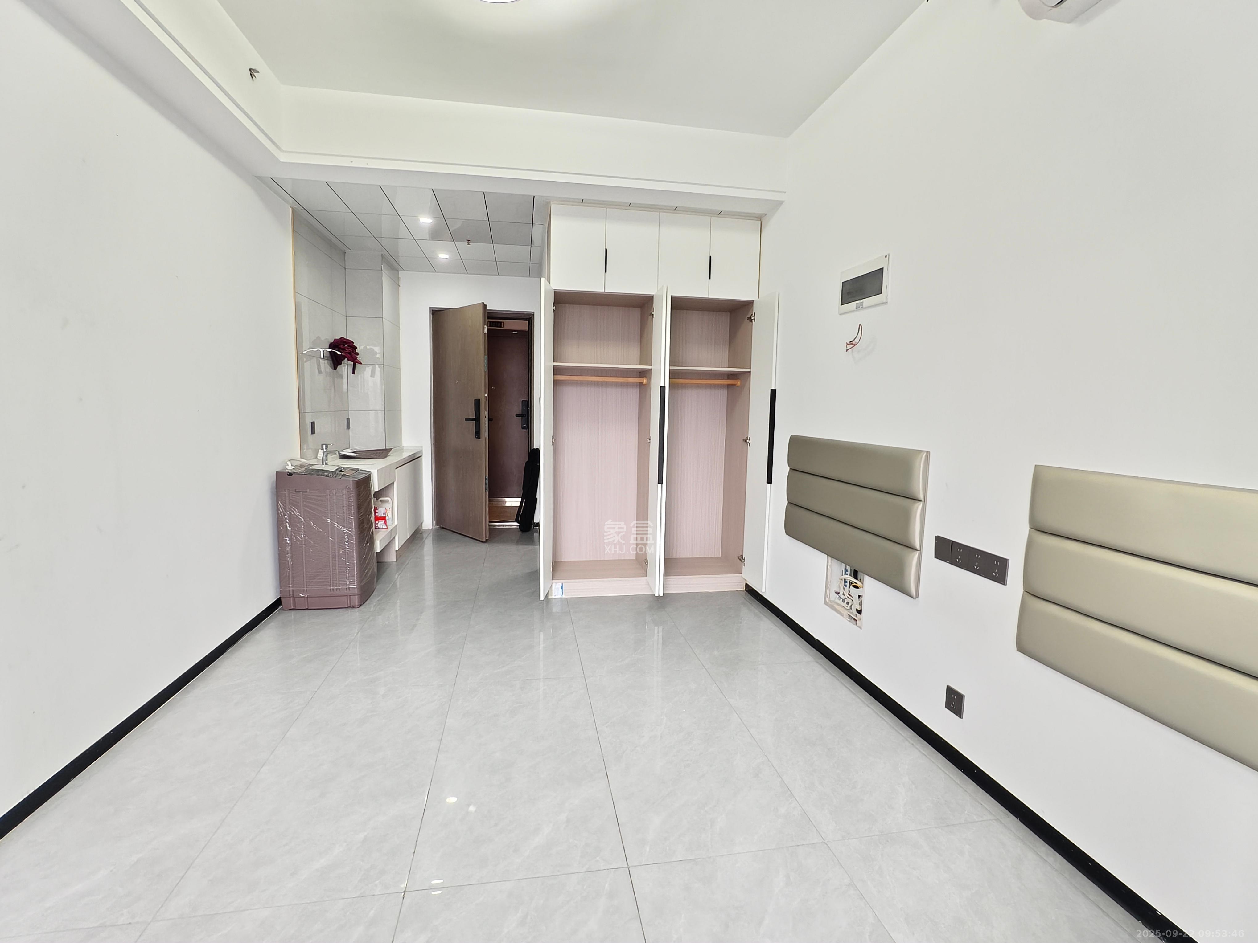 新城悦隽公园 1室0厅0卫 1100.0元/月 新城悦隽公园 1室0厅0卫 1100.0元/月室内图