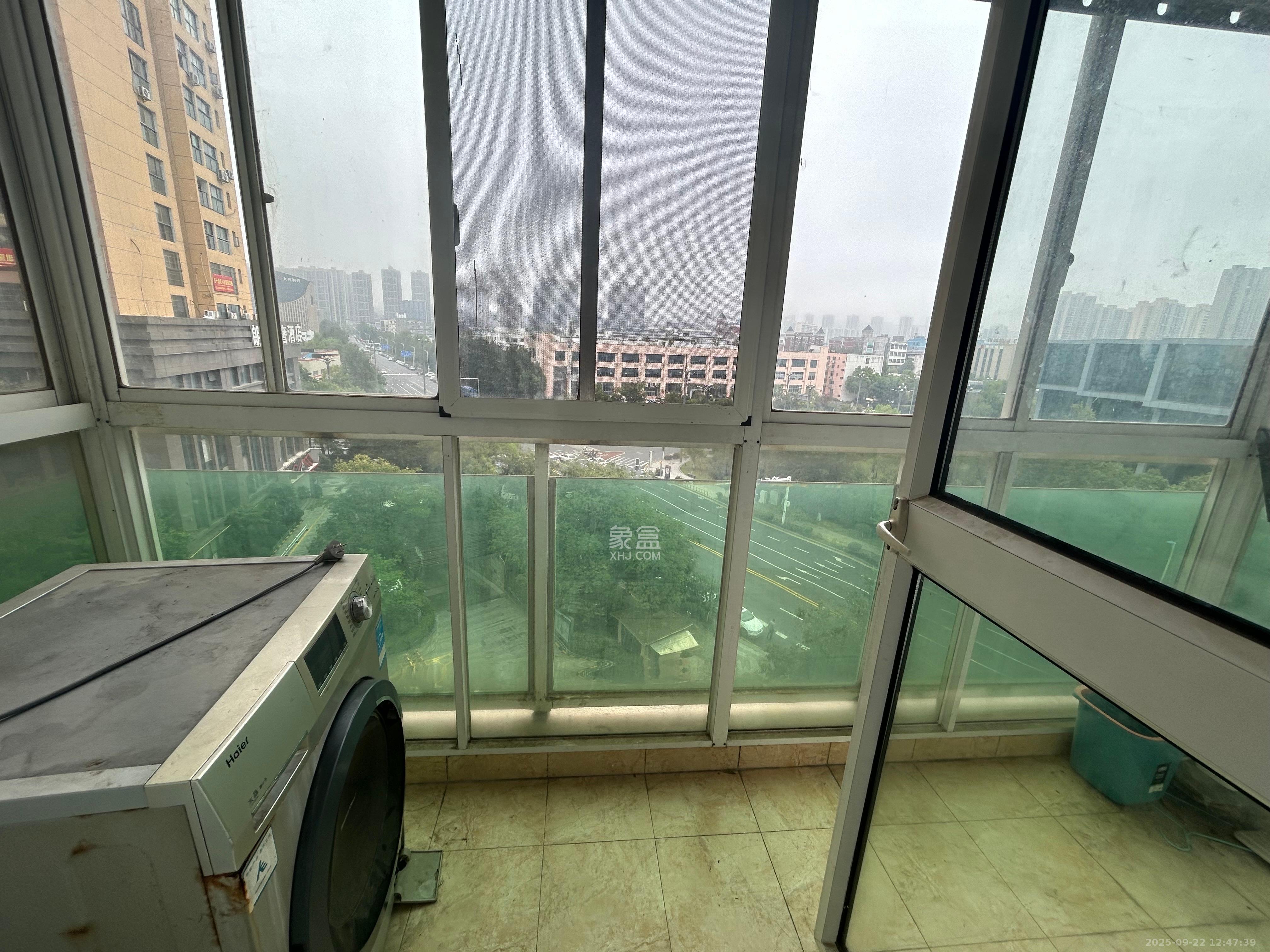 湘麓国际 3室2厅1卫 2700.0元/月 湘麓国际 3室2厅1卫 2700.0元/月室内图