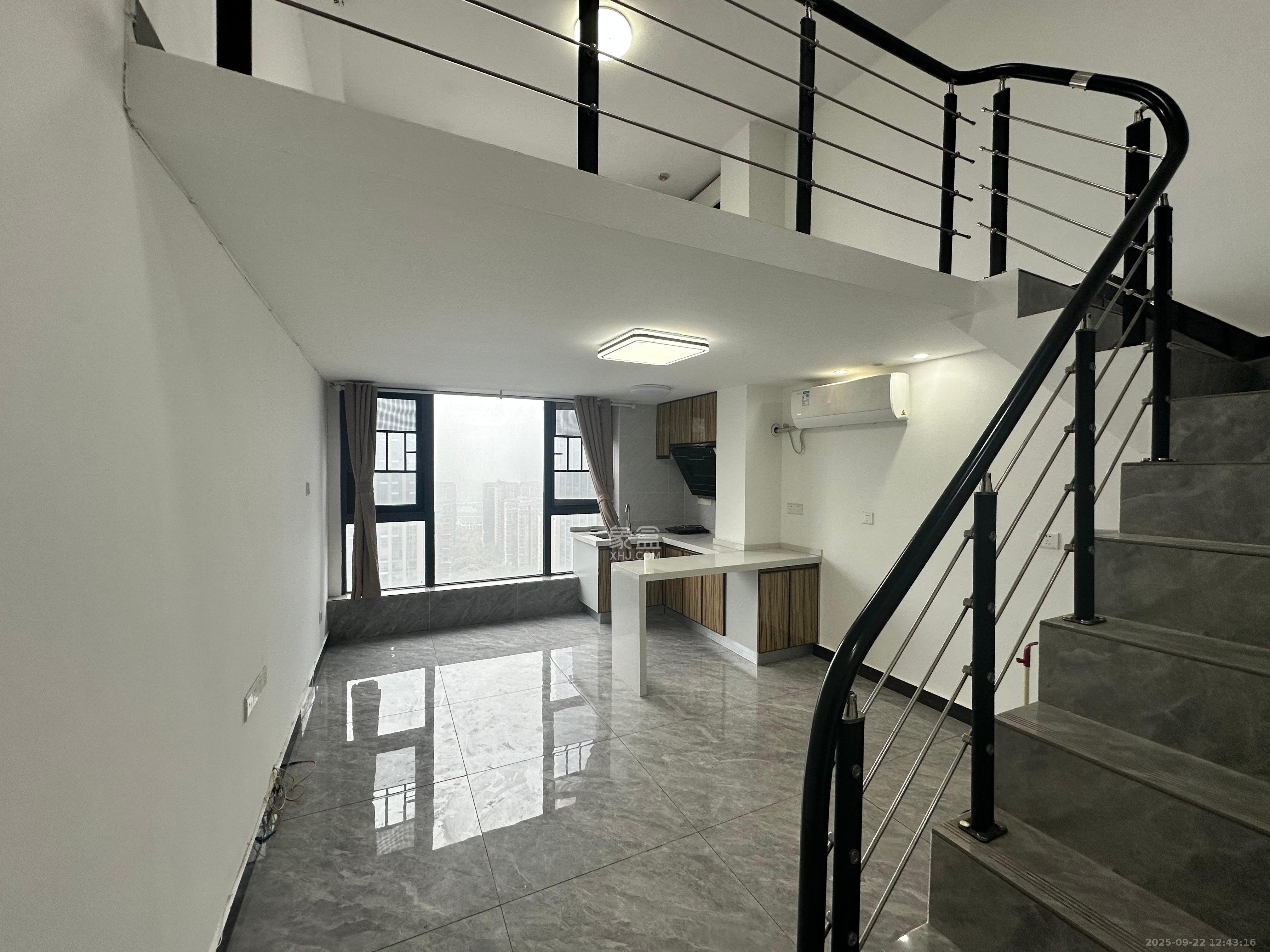 卓越中寰 2室1厅1卫 2200.0元/月 卓越中寰 2室1厅1卫 2200.0元/月室内图