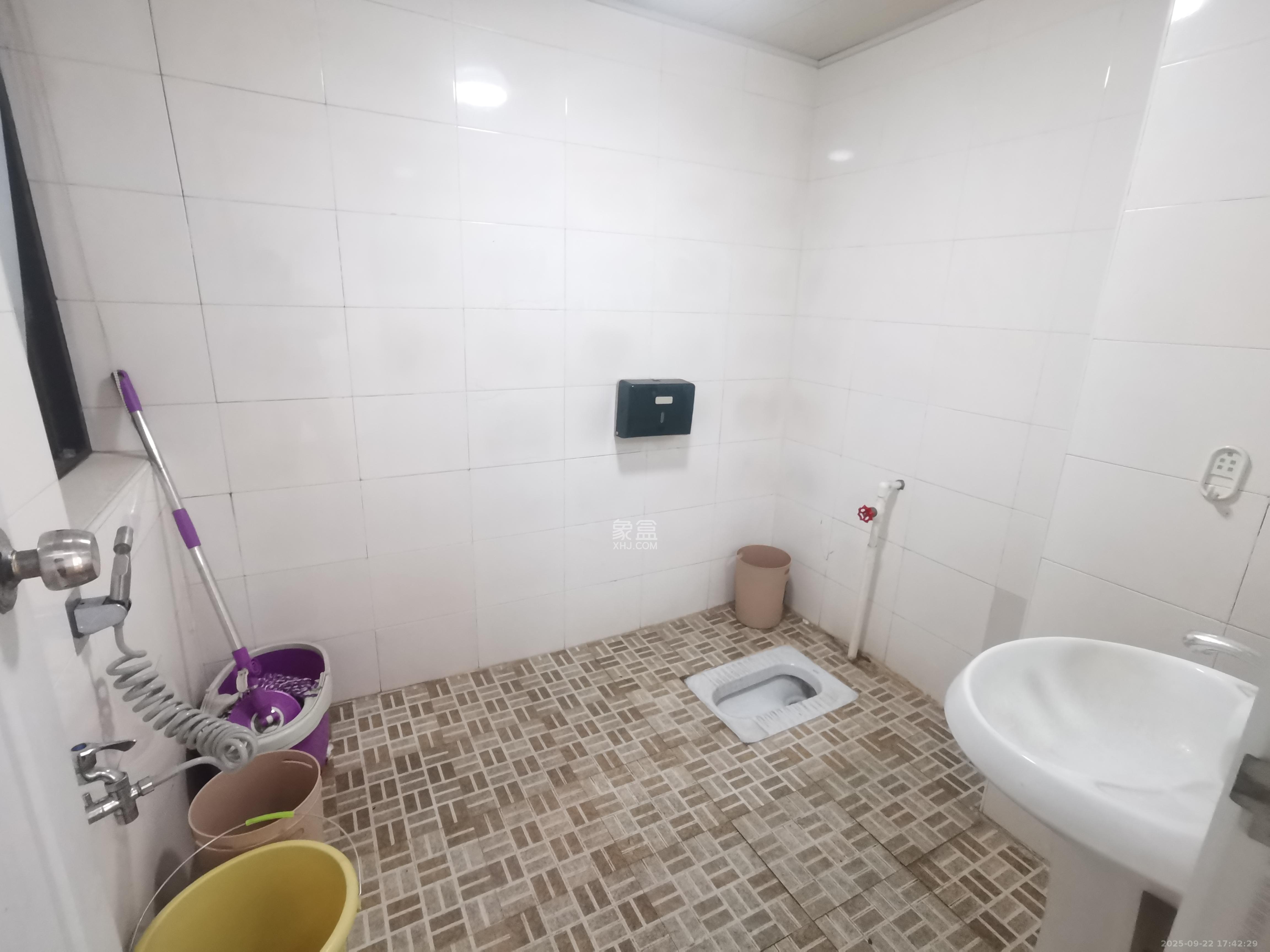 湘腾城市广场 3室2厅1卫 3500.0元/月 湘腾城市广场 3室2厅1卫 3500.0元/月室内图