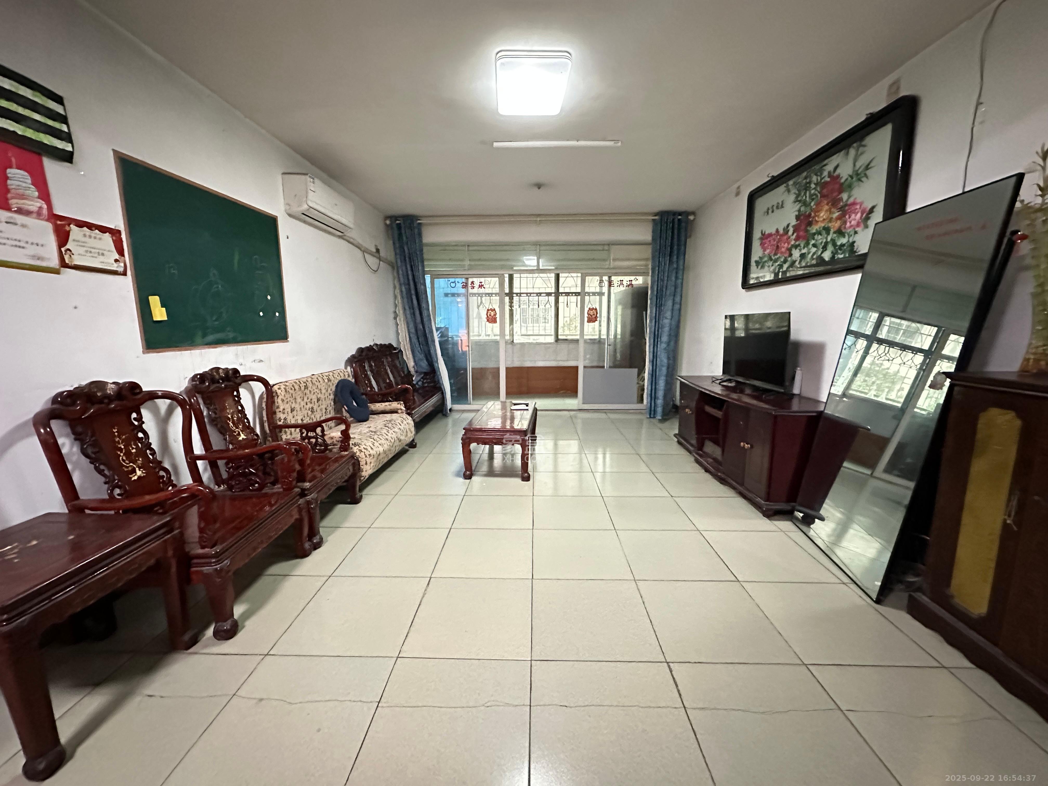 四方小区 1室0厅0卫 1400.0元/月 四方小区 1室0厅0卫 1400.0元/月室内图