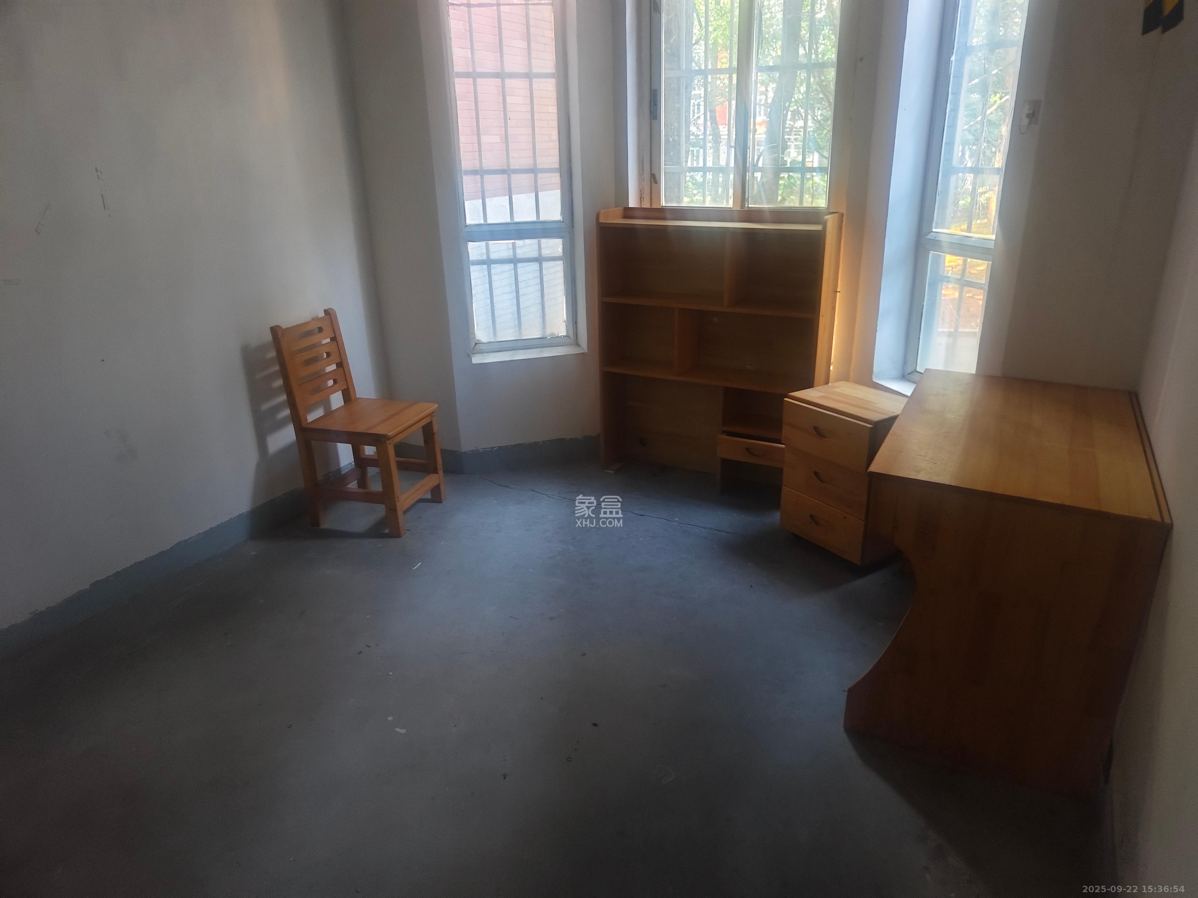 山水人家一二期 3室2厅1卫 1200.0元/月 山水人家一二期 3室2厅1卫 1200.0元/月室内图