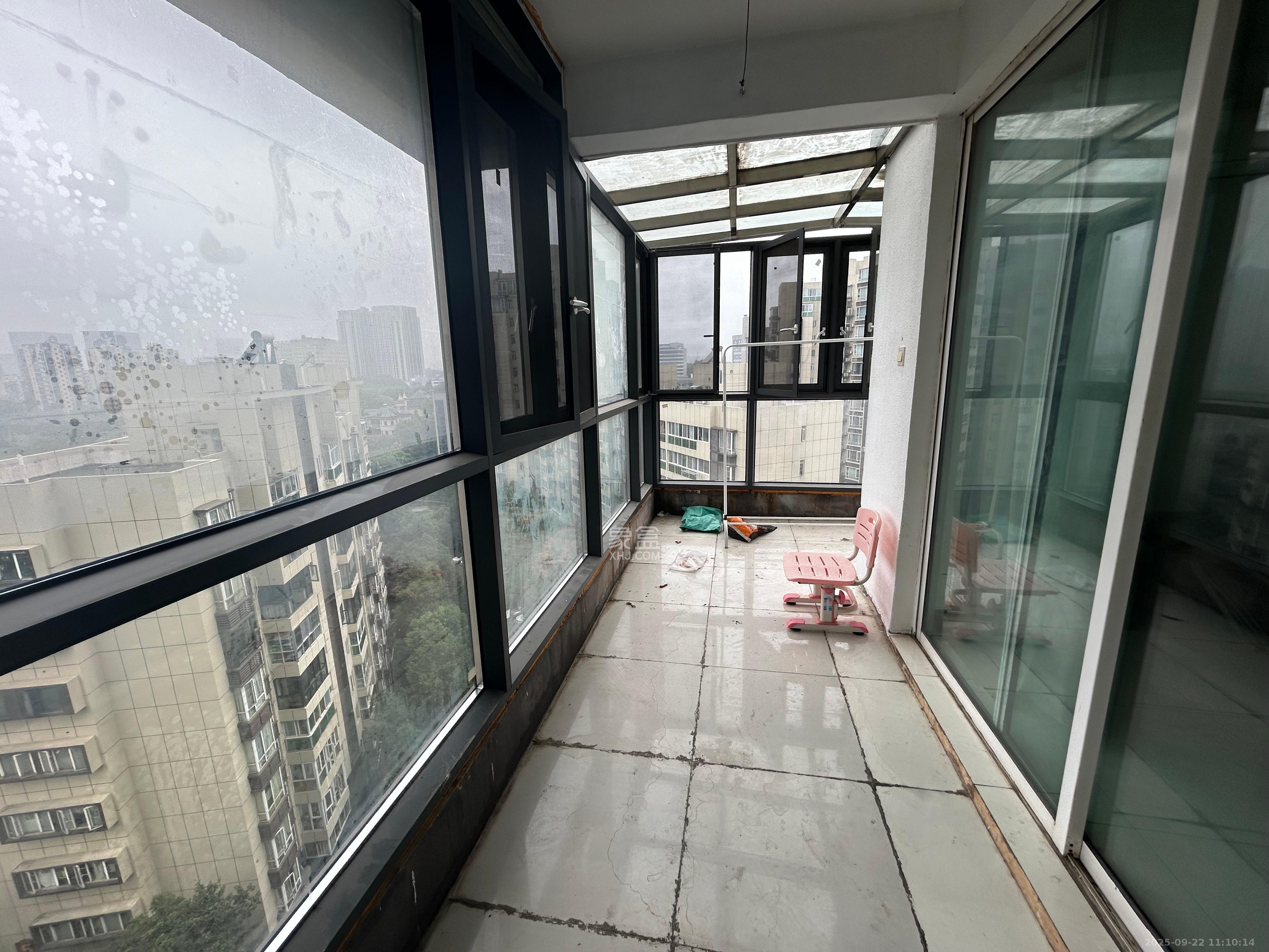 湘麓国际  3室0厅0卫    2700.0元/月室内图