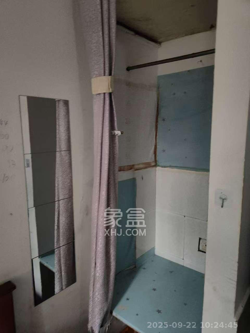 涂家冲社区(涂新小区、农商银行宿舍) 1室1厅1卫 600.0元/月 涂家冲社区(涂新小区、农商银行宿舍) 1室1厅1卫 600.0元/月室内图