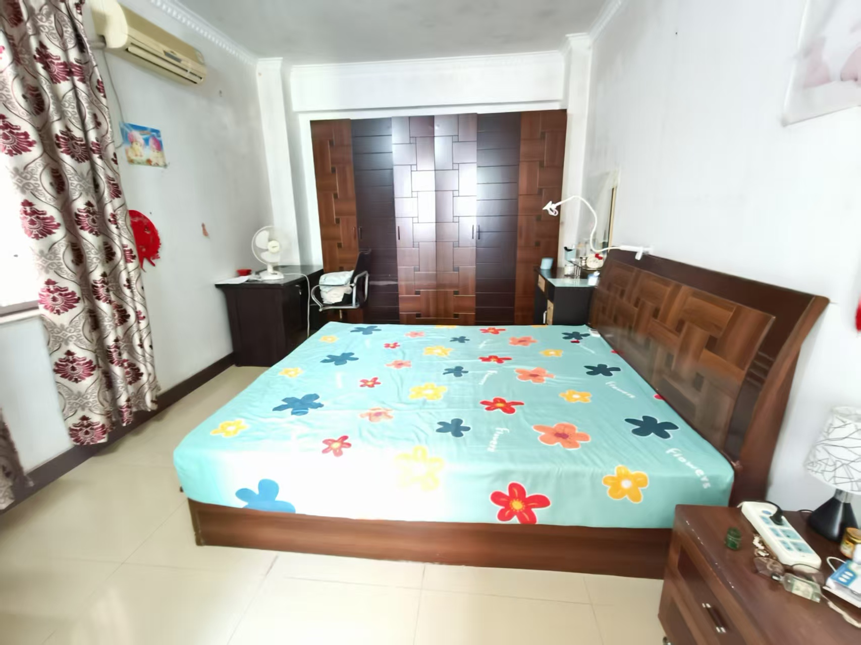 四季大厦 3室2厅2卫 2800.0元/月 四季大厦 3室2厅2卫 2800.0元/月室内图