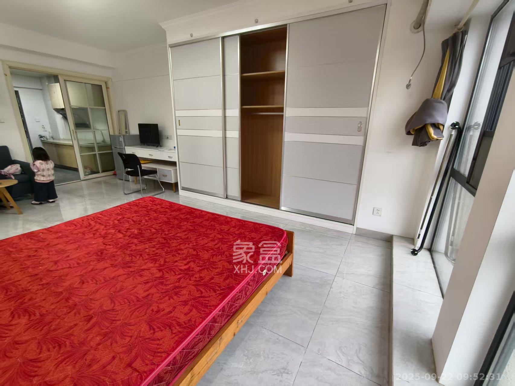 鑫远玲珑  1室1厅1卫    1400.0元/月室内图