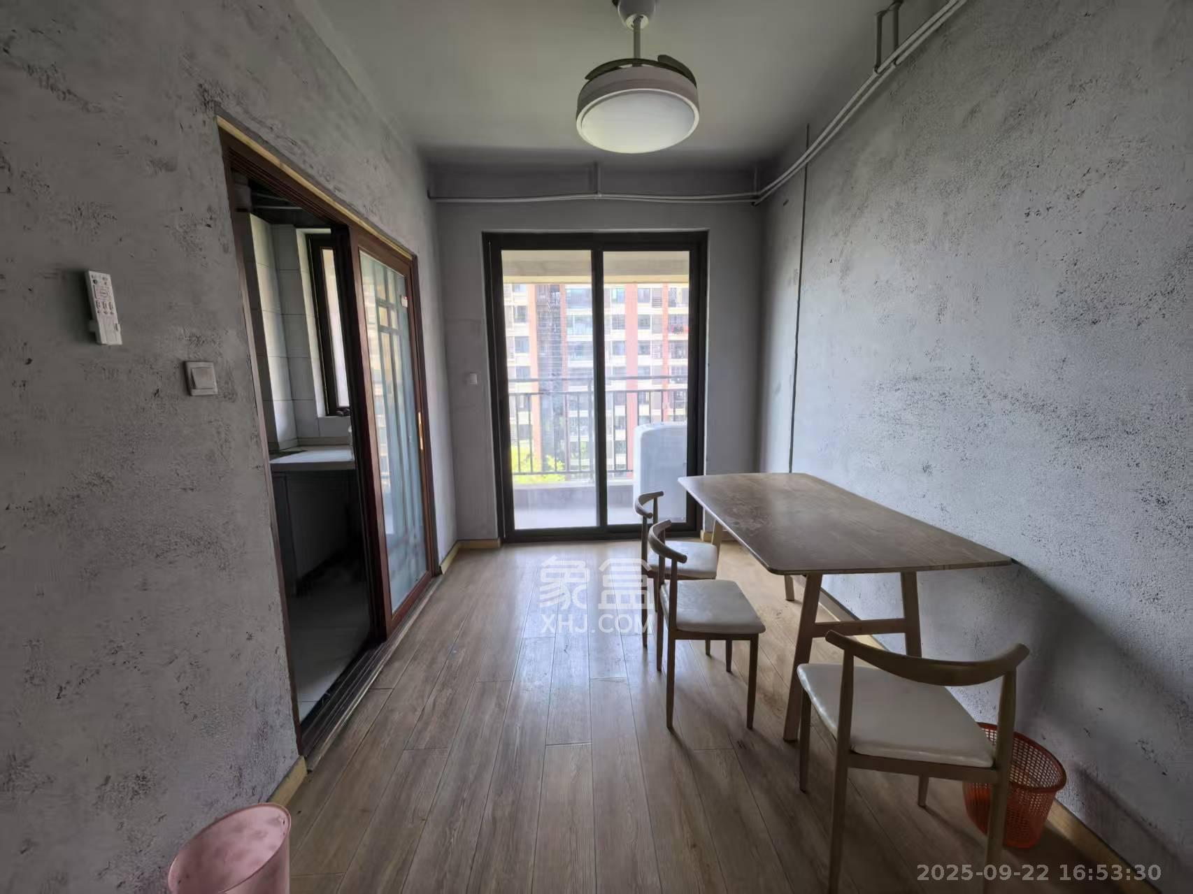 鑫远翡丽郡（鑫远翡丽雅苑）  4室2厅2卫    2600.0元/月室内图