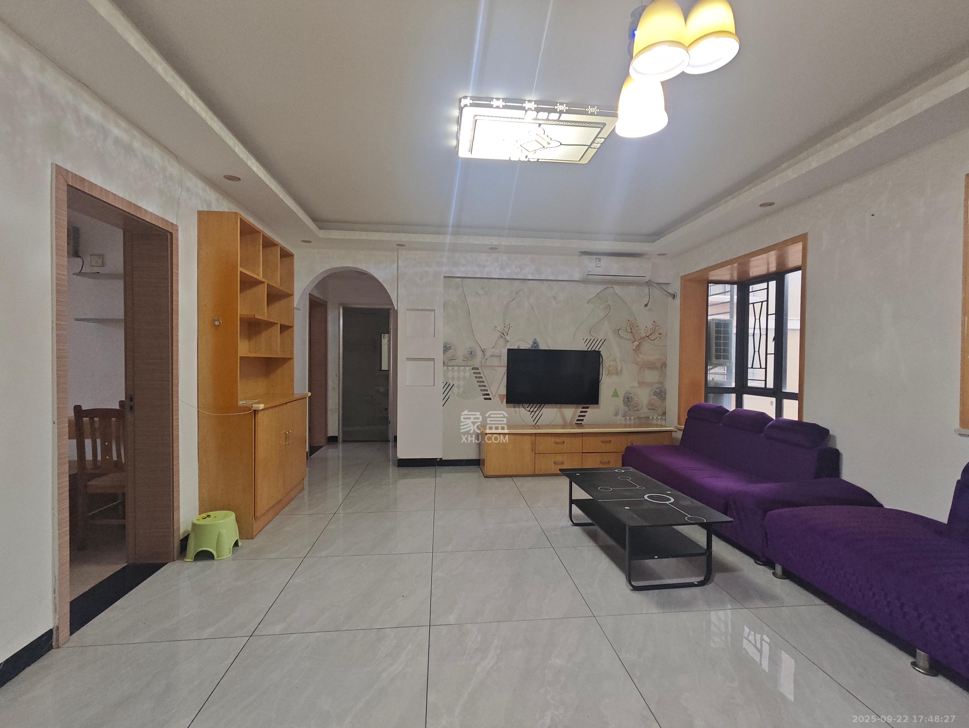 中国铁建国际城一期 3室2厅1卫 1700.0元/月 中国铁建国际城一期 3室2厅1卫 1700.0元/月室内图