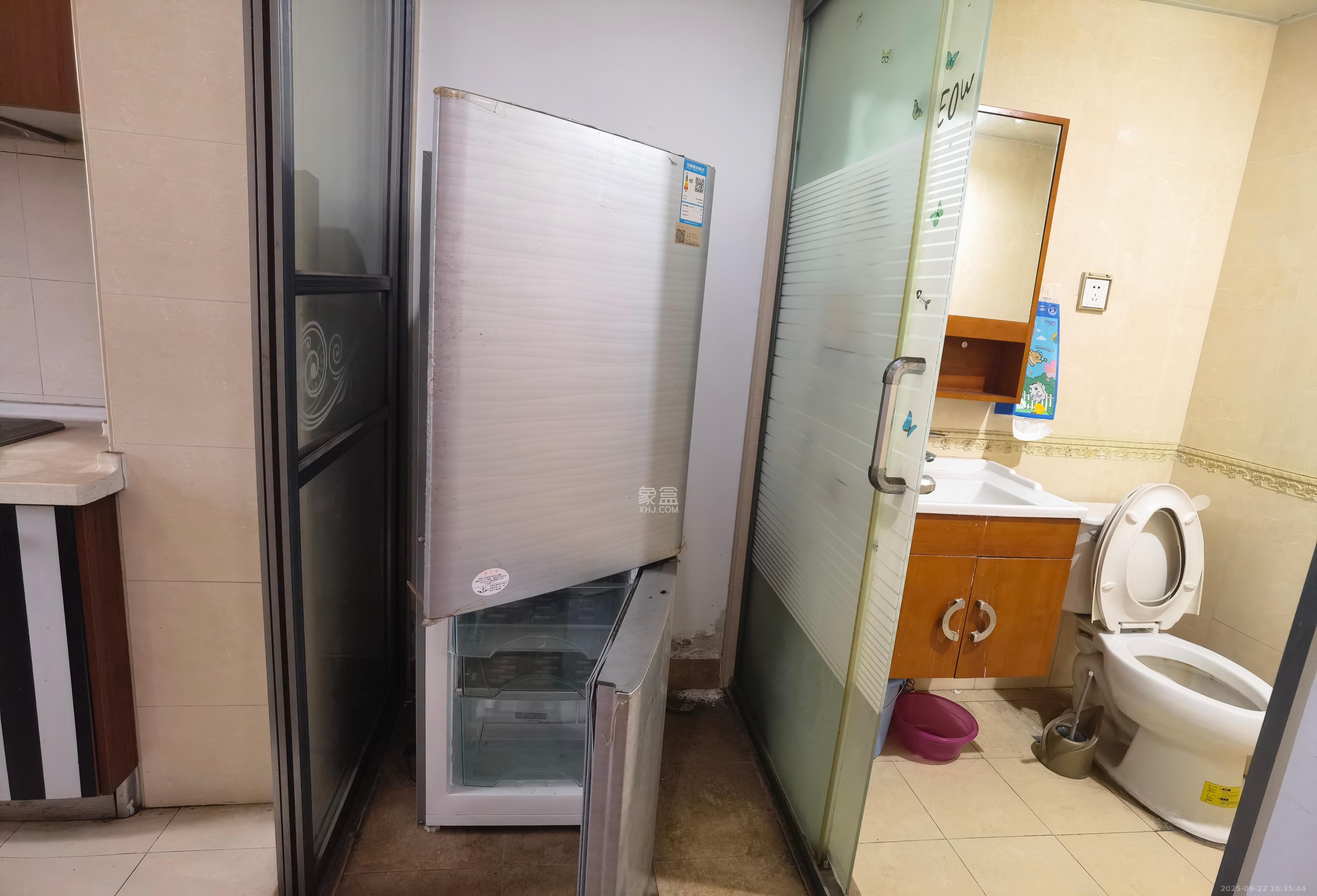 环宇天地、中海地产（中信城市广场二期）  1室1厅1卫    1200.0元/月室内图