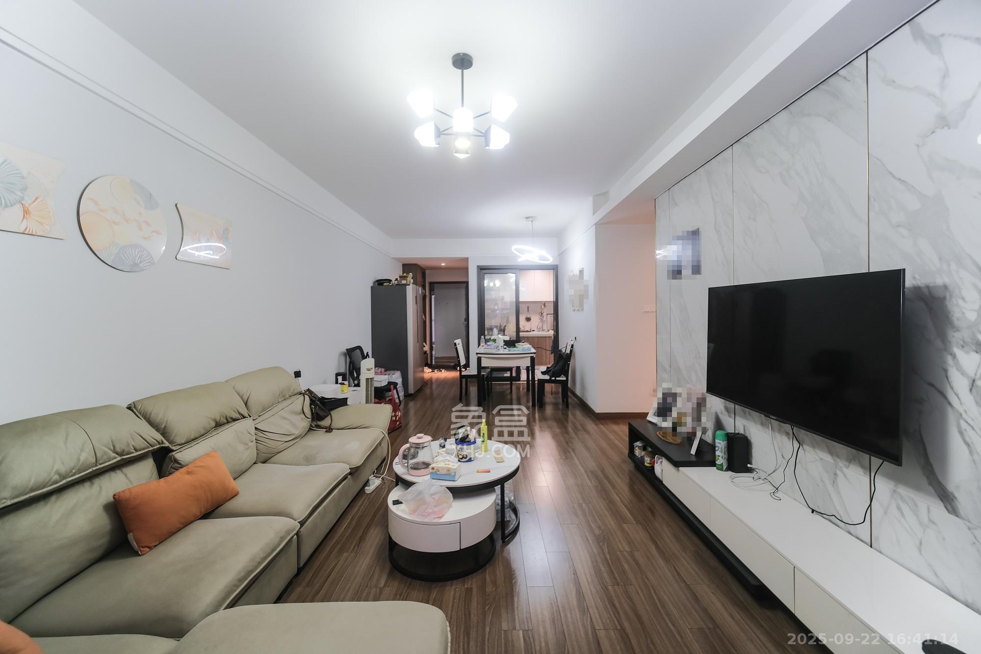 保利香槟国际  3室2厅2卫    84.8万 保利香槟国际  3室2厅2卫    84.8万