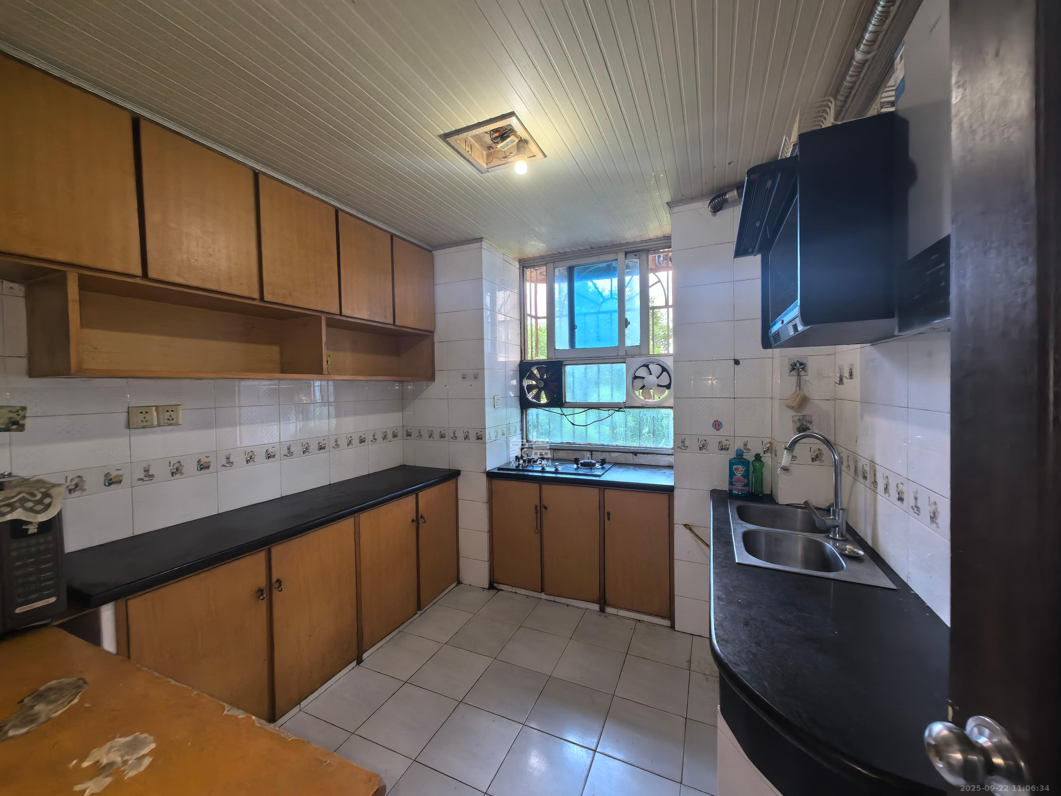 赤岗苑 3室2厅2卫 2000.0元/月 赤岗苑 3室2厅2卫 2000.0元/月室内图