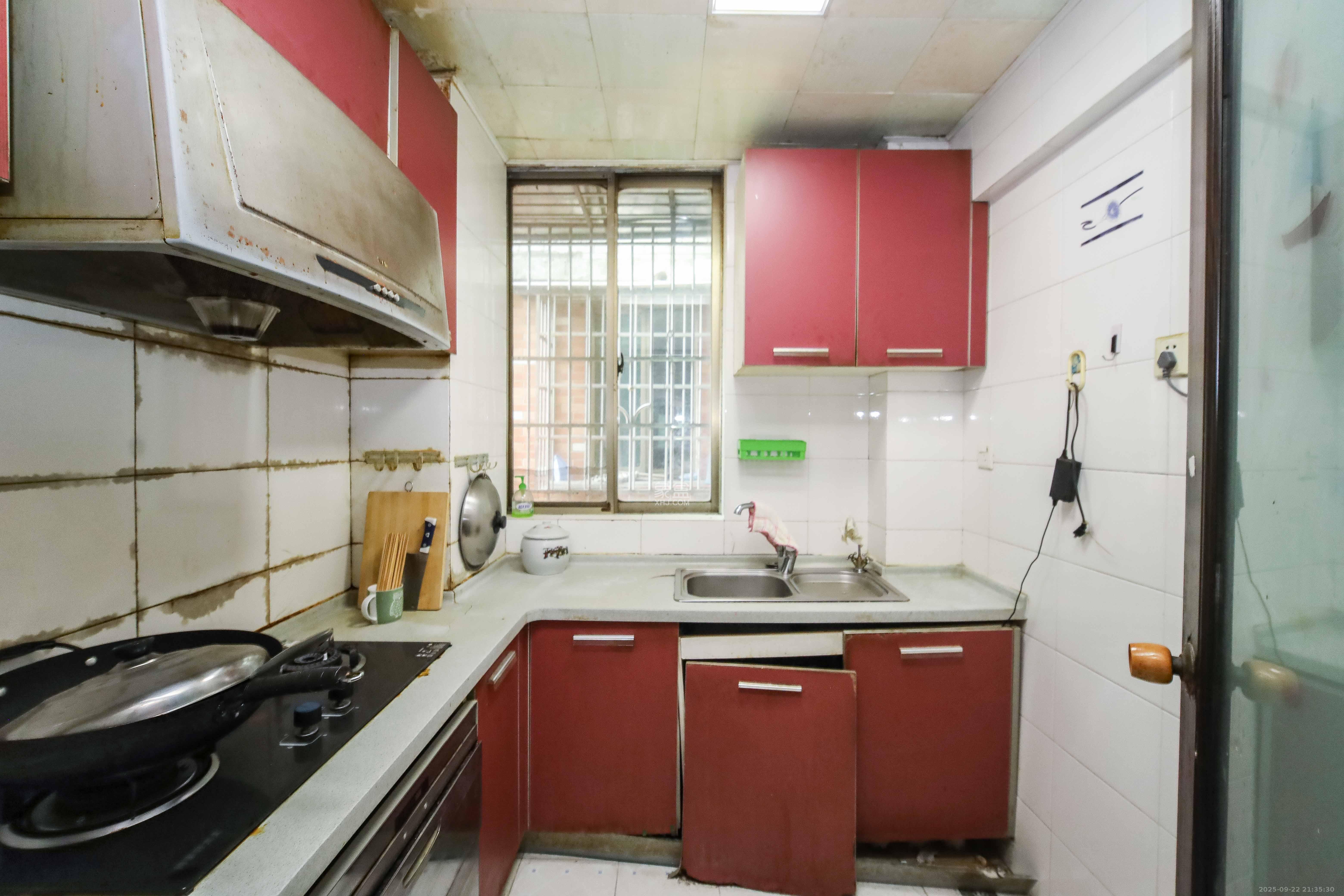 鑫湘佳园 2室2厅2卫 49.8万 鑫湘佳园 2室2厅2卫 49.8万厨房