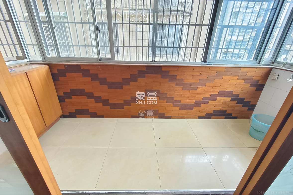 恩瑞公寓 3室2厅2卫 2300.0元/月 恩瑞公寓 3室2厅2卫 2300.0元/月室内图