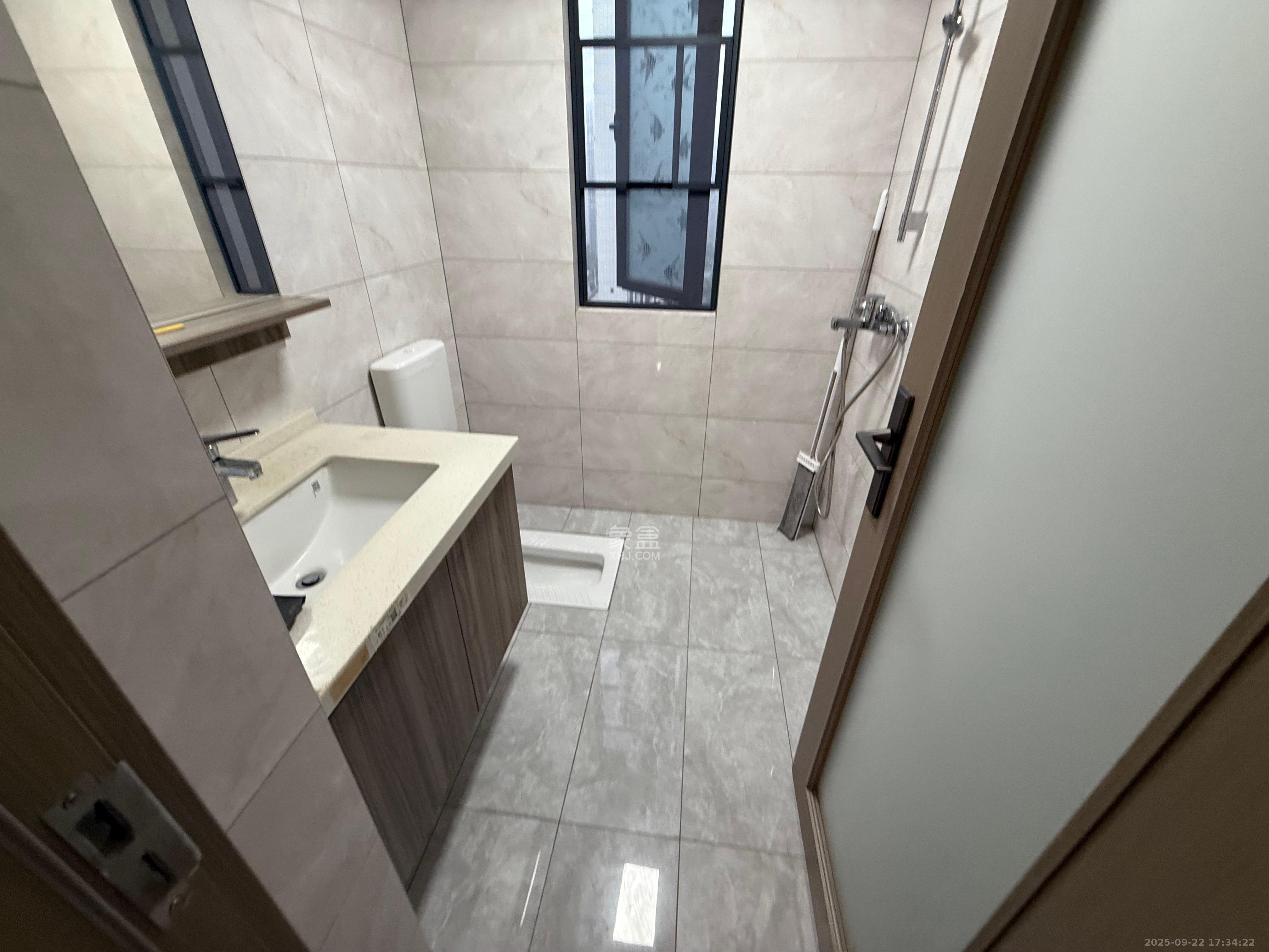 金富湘江悦城  4室2厅2卫    3000.0元/月 金富湘江悦城  4室2厅2卫    3000.0元/月